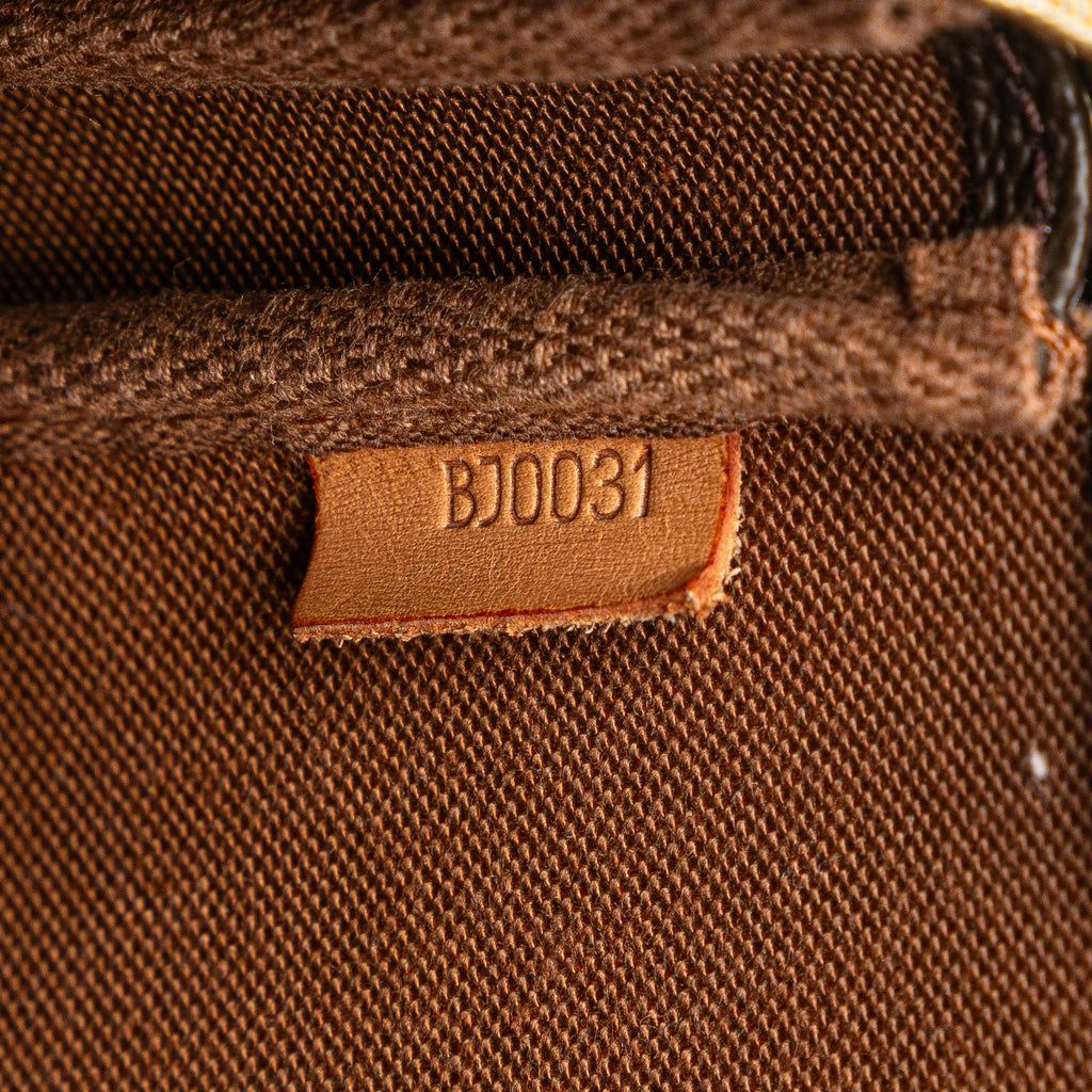 Louis Vuitton Monogram Pochette Accessoires (SHG-Gx63Ka)