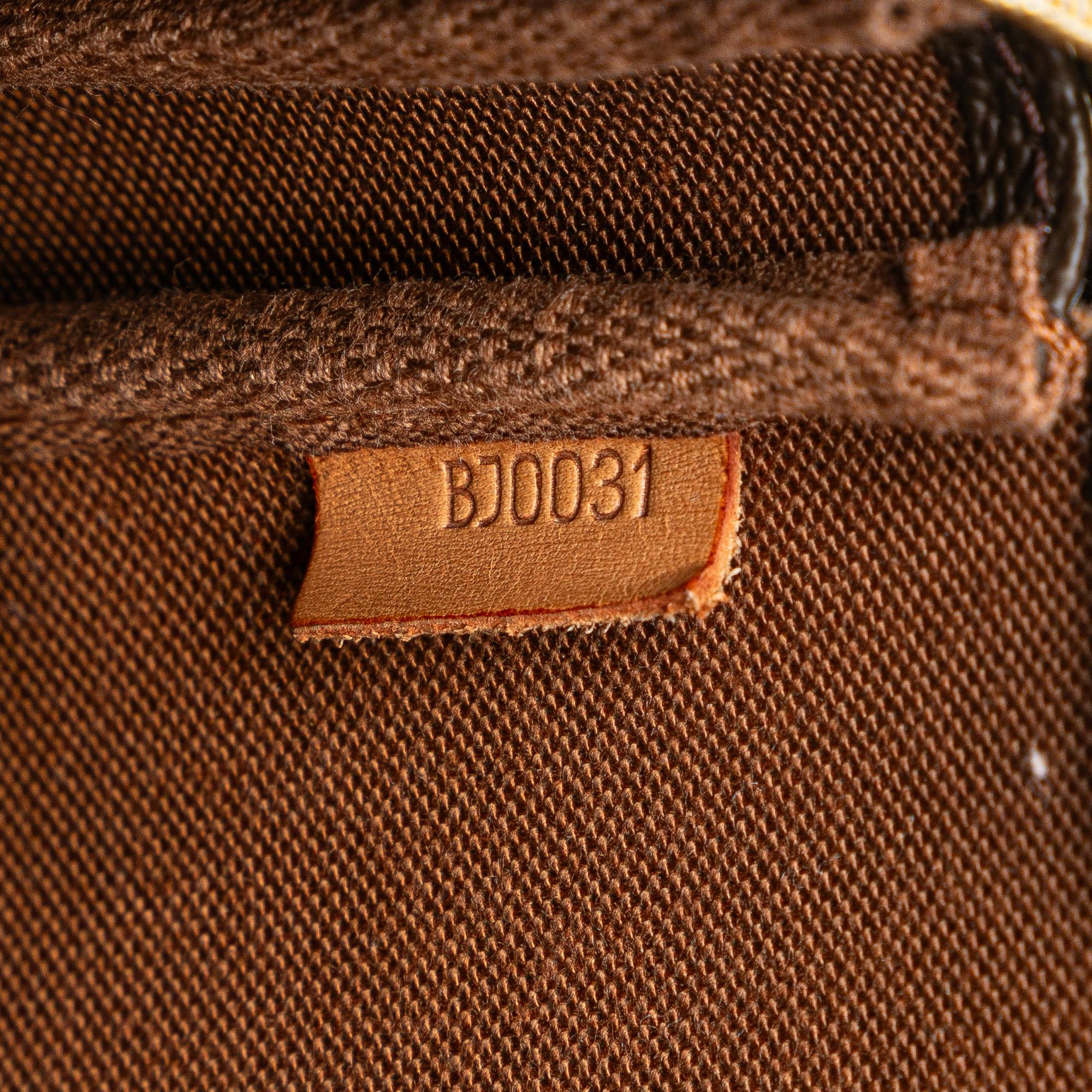 Louis Vuitton Monogram Pochette Accessoires (SHG-Gx63Ka)