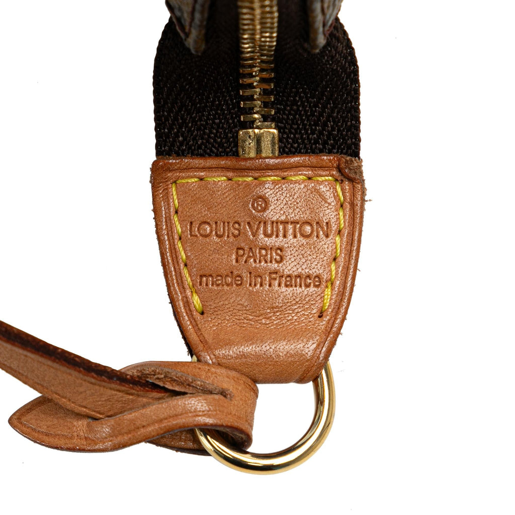 Louis Vuitton Monogram Pochette Accessoires (SHG-Gx63Ka)