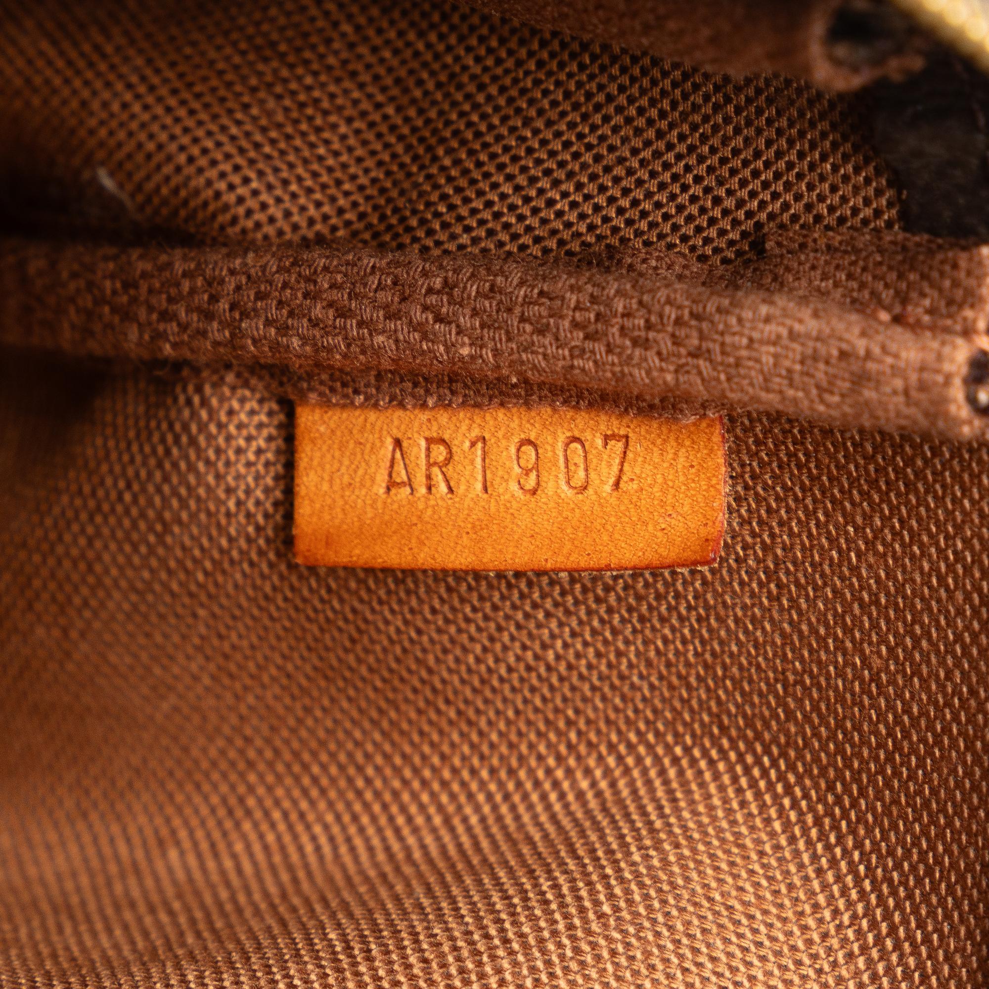 Louis Vuitton Monogram Pochette Accessoires (SHG-aBmVps)