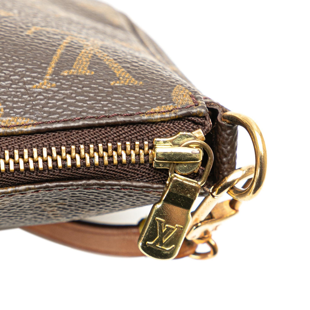 Louis Vuitton Monogram Pochette Accessoires (SHG-7ZoG8l)