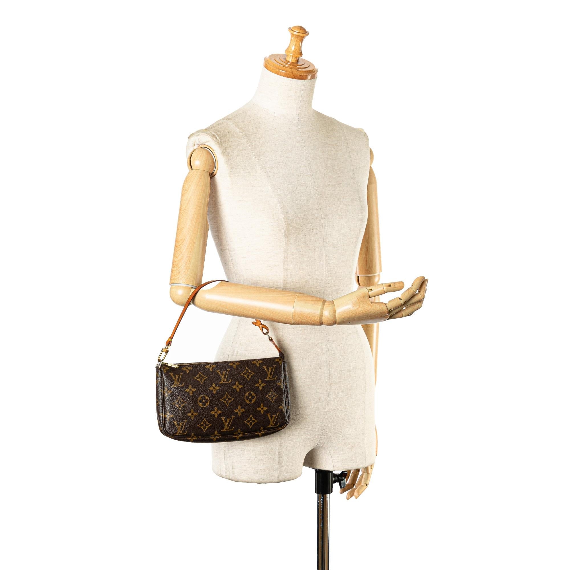 Louis Vuitton Monogram Pochette Accessoires (SHG-4zuAbr)