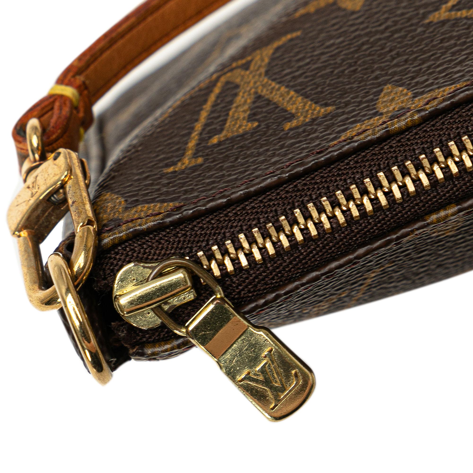 Louis Vuitton Monogram Pochette Accessoires (SHG-UFgkZo)