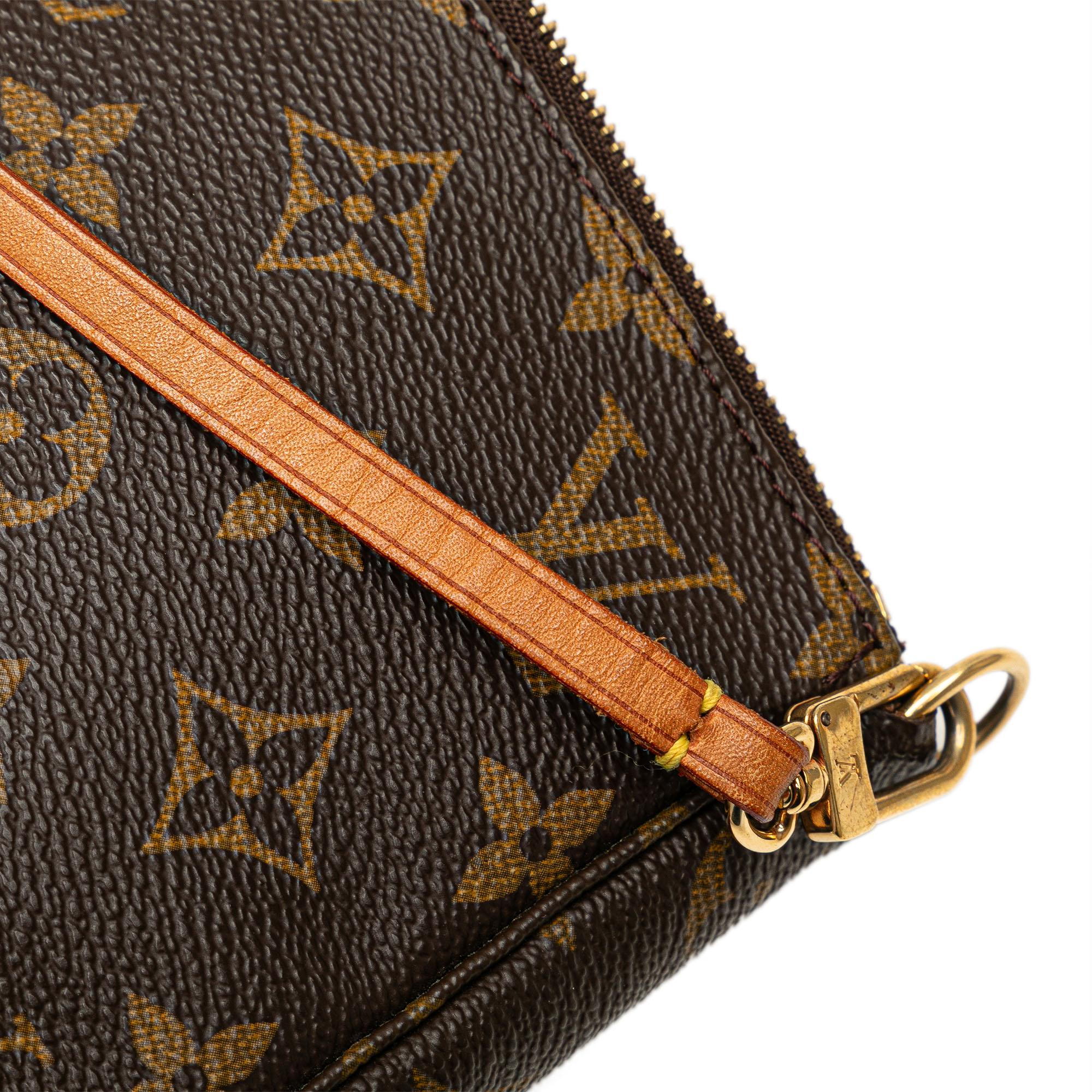 Louis Vuitton Monogram Pochette Accessoires (SHG-UFgkZo)