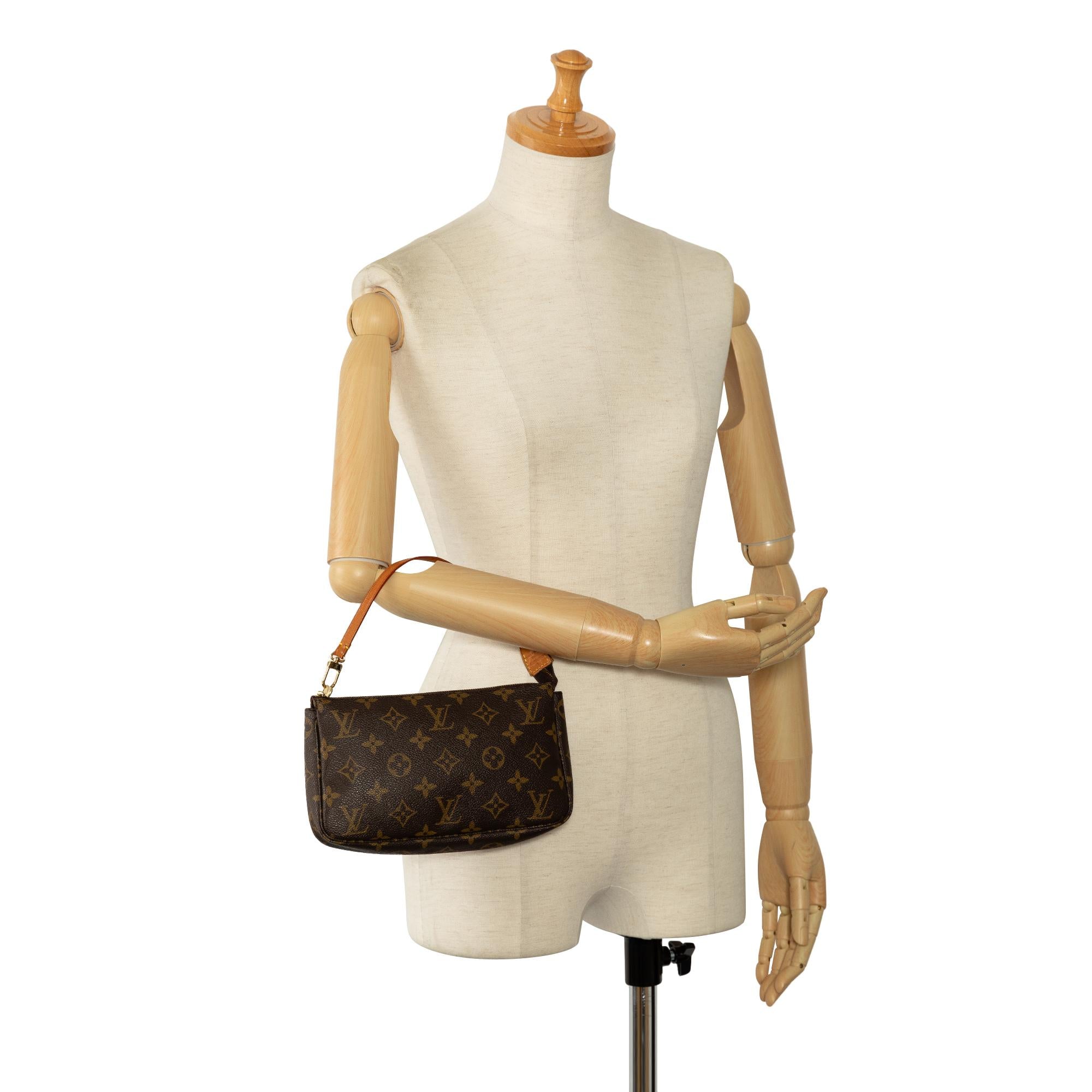 Louis Vuitton Monogram Pochette Accessoires (SHG-cFCprp)