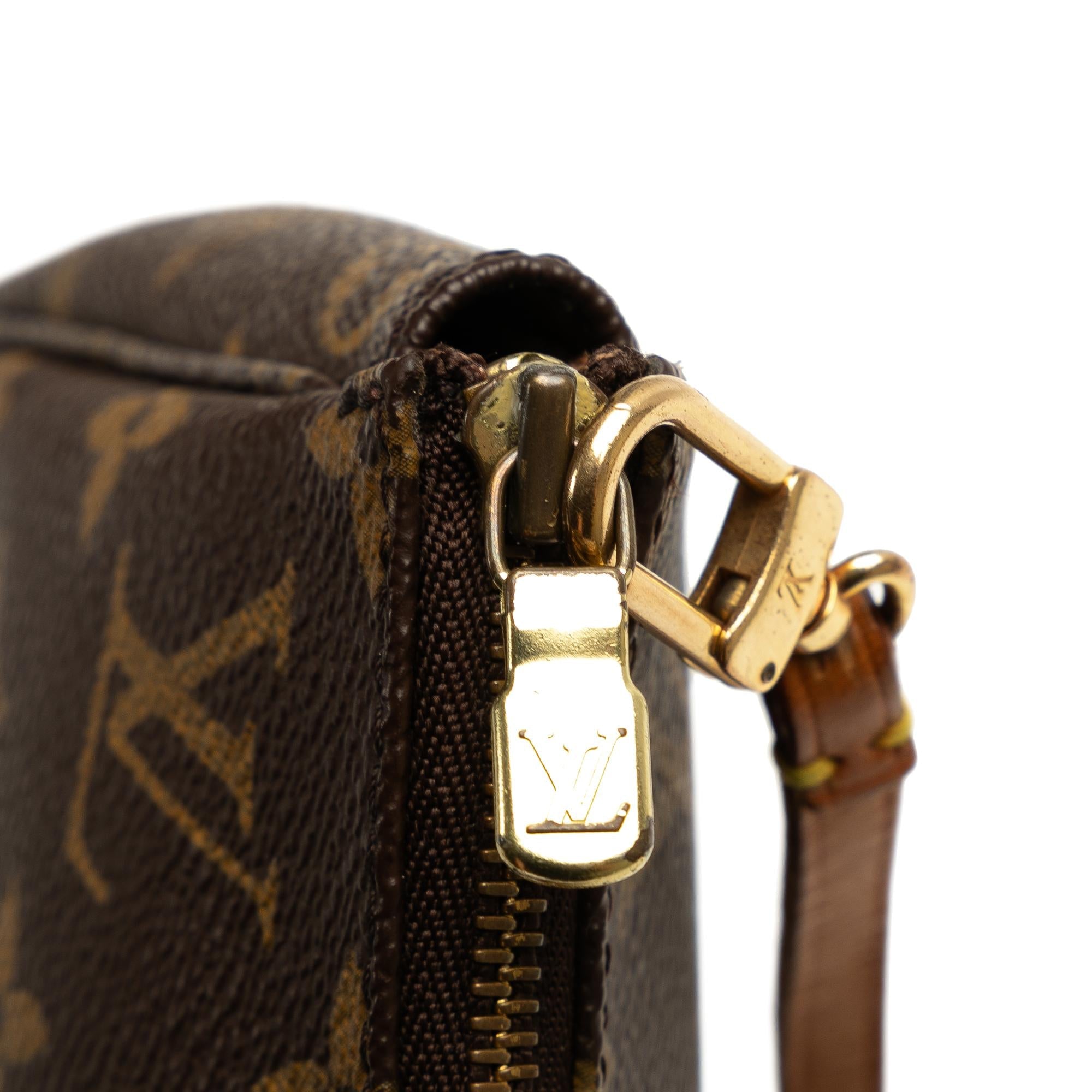 Louis Vuitton Monogram Pochette Accessoires (SHG-3wqz2S)