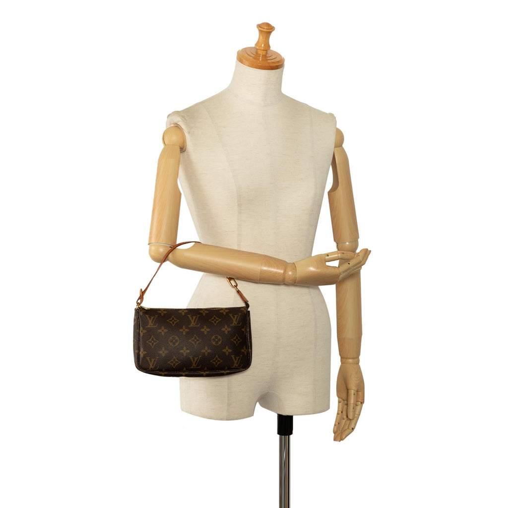 Louis Vuitton Monogram Pochette Accessoires (SHG-HofCew)
