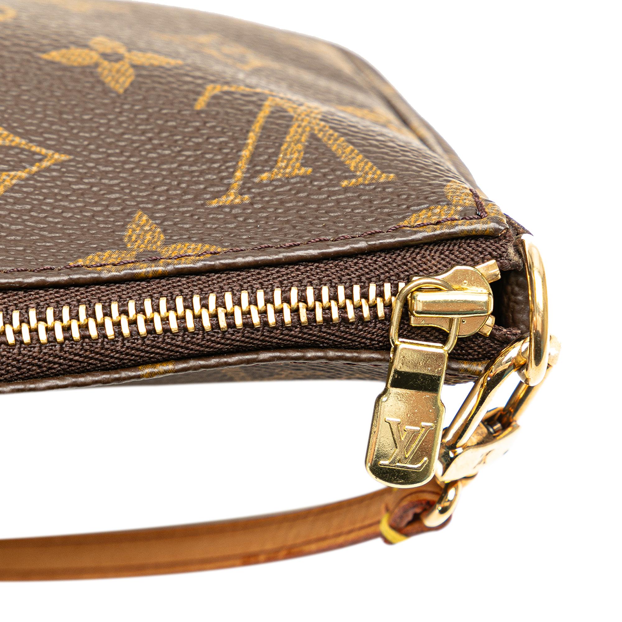 Louis Vuitton Monogram Pochette Accessoires (SHG-wc506E)