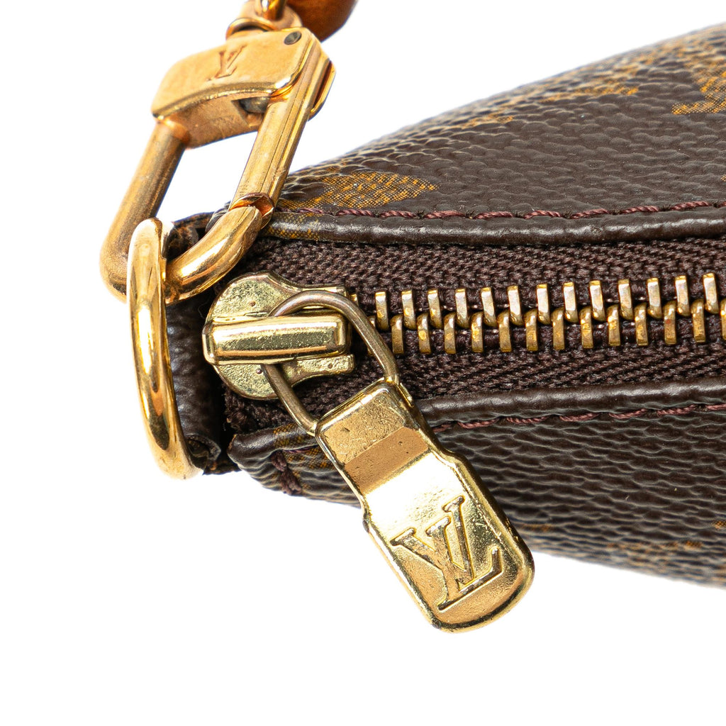 Louis Vuitton Monogram Pochette Accessoires (SHG-MV0FLZ)