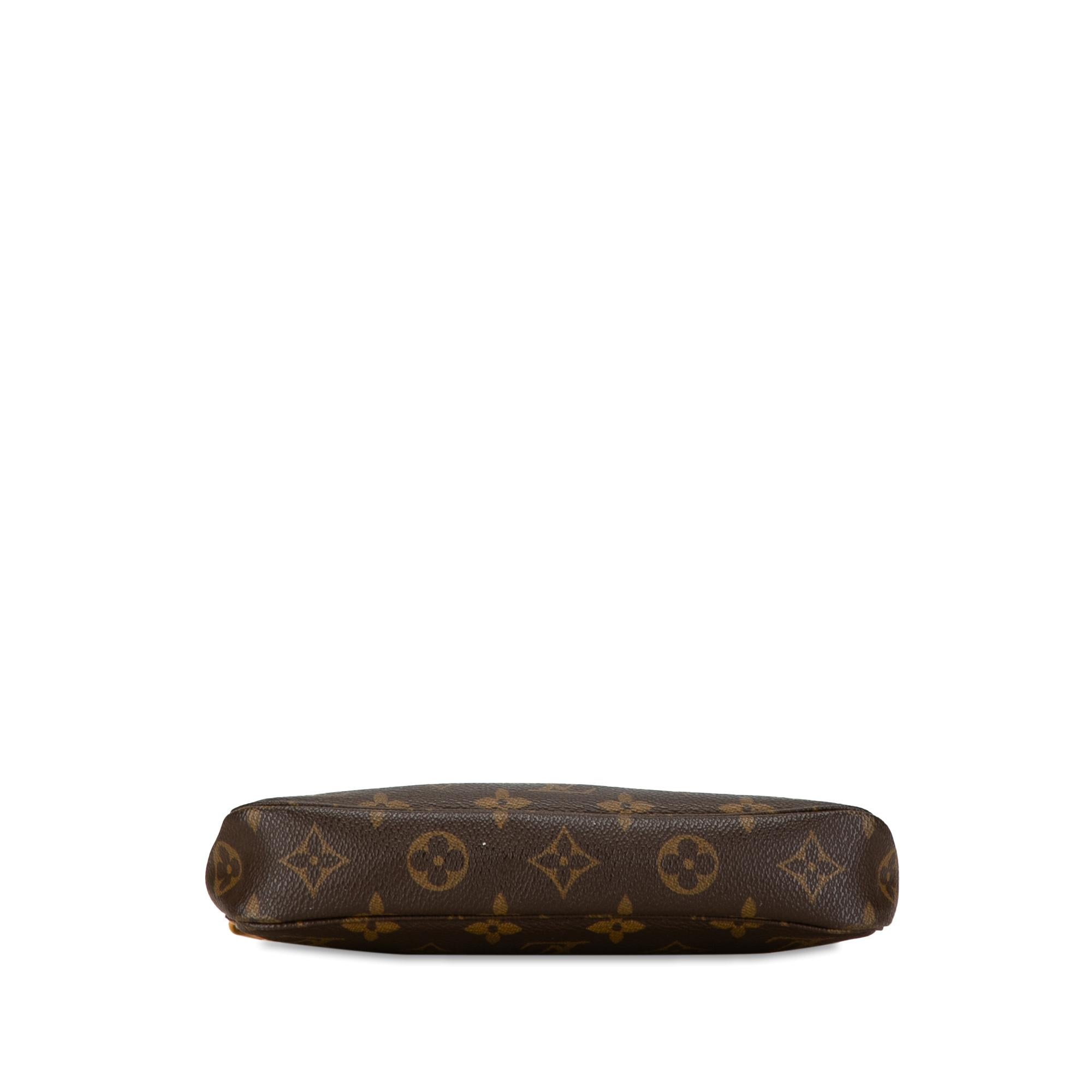 Louis Vuitton Monogram Pochette Accessoires (SHG-dcrLoC)
