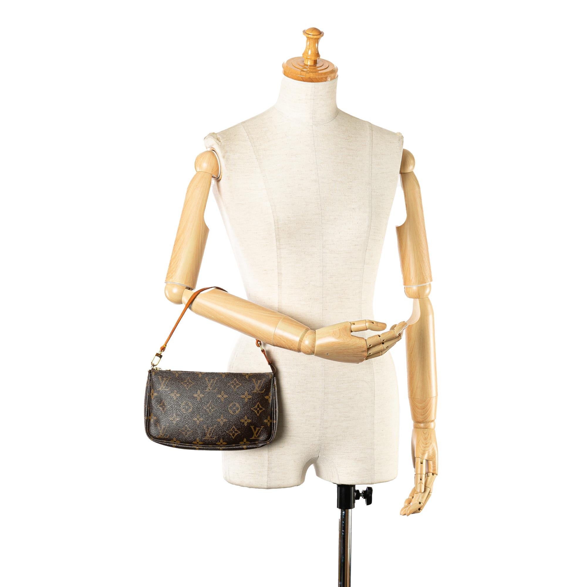 Louis Vuitton Monogram Pochette Accessoires (SHG-s6iDJI)