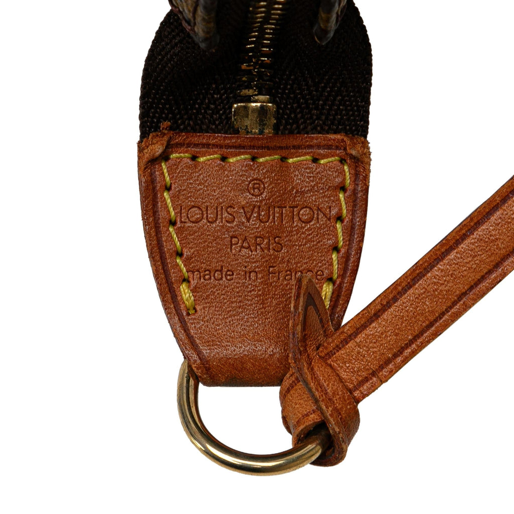 Louis Vuitton Monogram Pochette Accessoires (SHG-HGC3gG)
