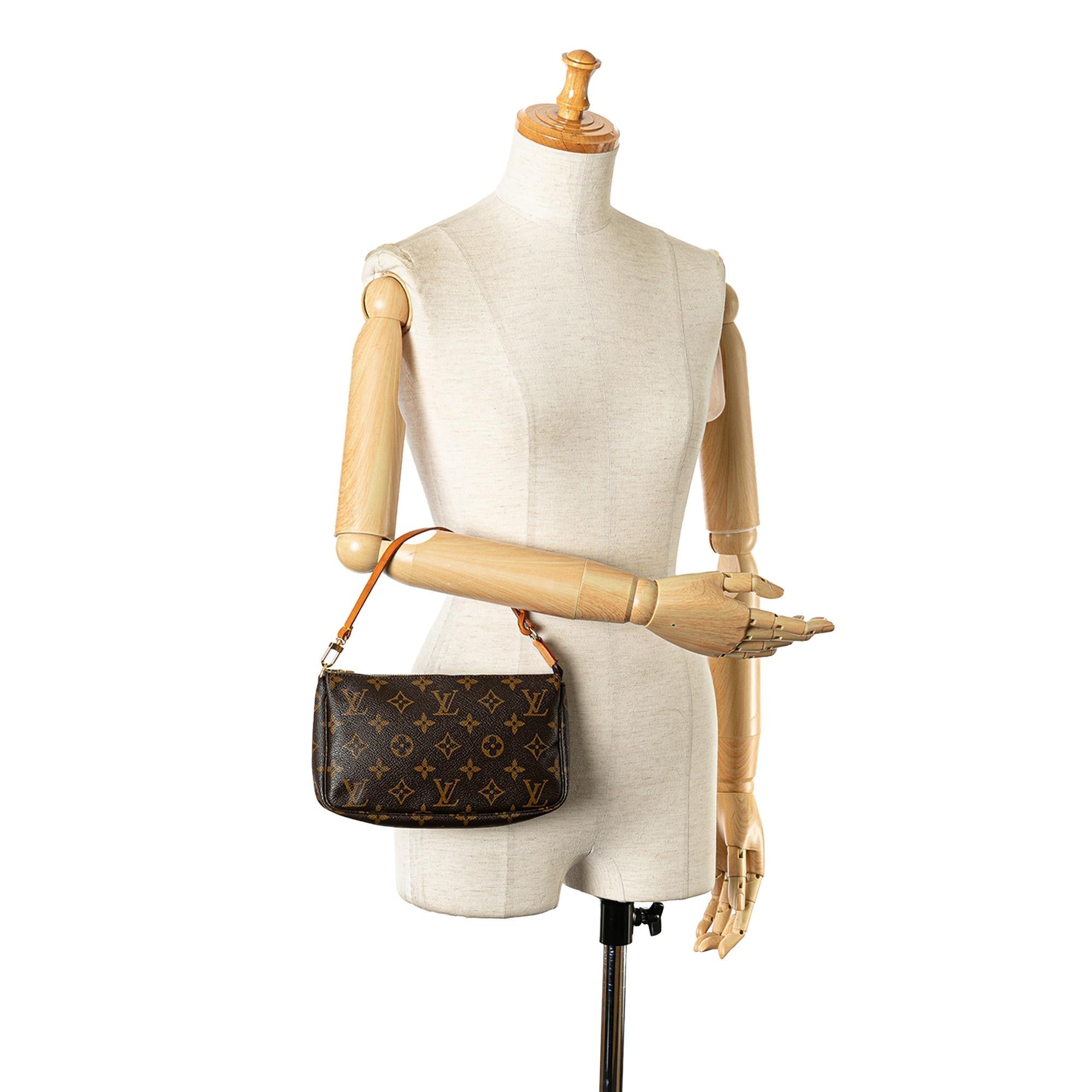 Louis Vuitton Monogram Pochette Accessoires (SHG-mssv5X)