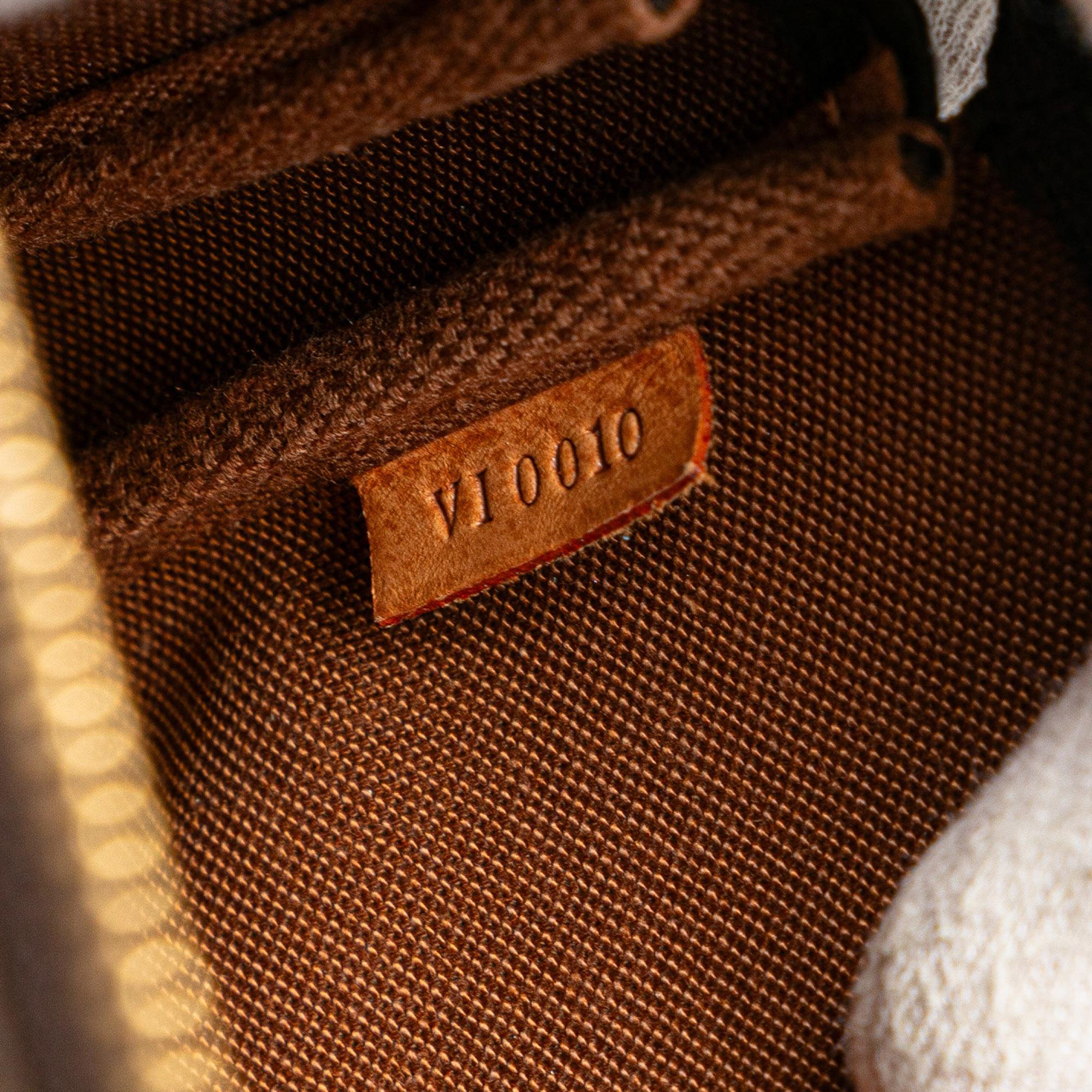 Louis Vuitton Monogram Pochette Accessoires (SHG-Nb6gV2)