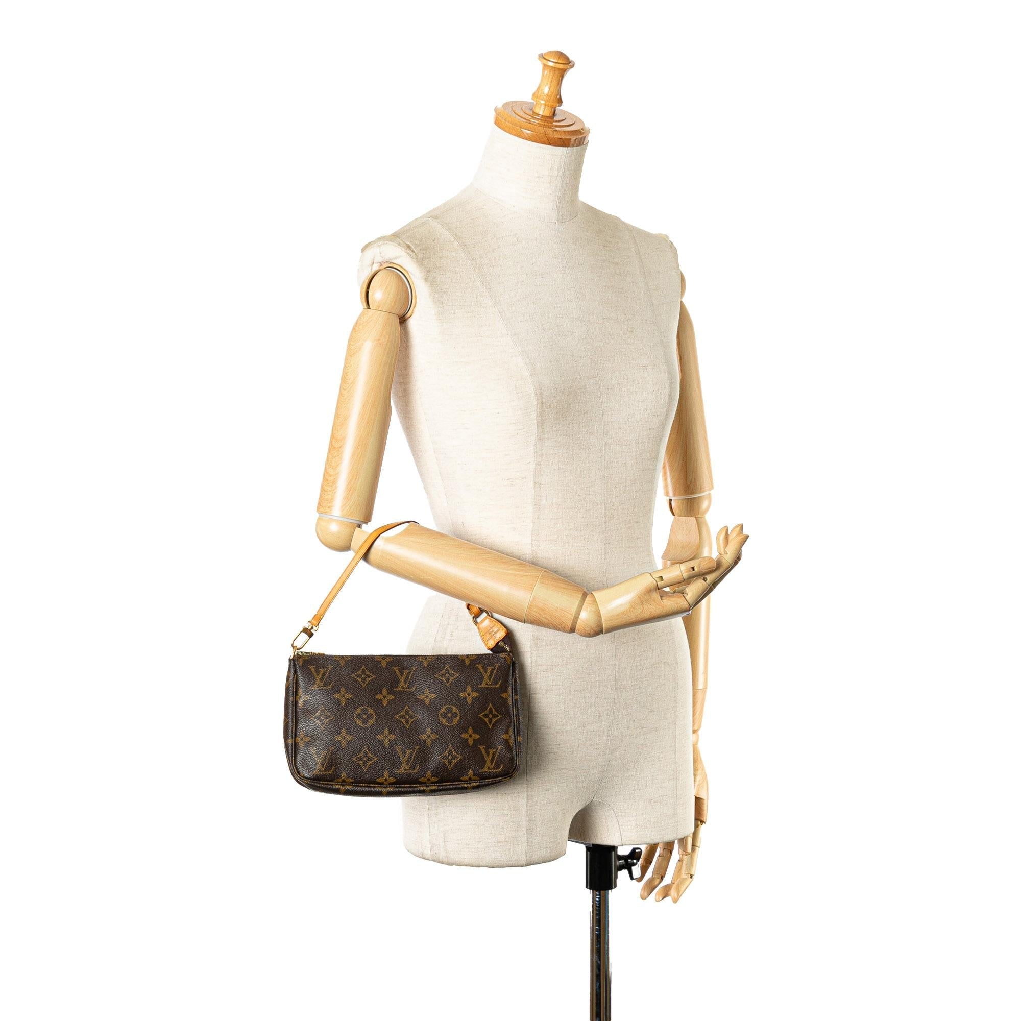 Louis Vuitton Monogram Pochette Accessoires (SHG-Nb6gV2)