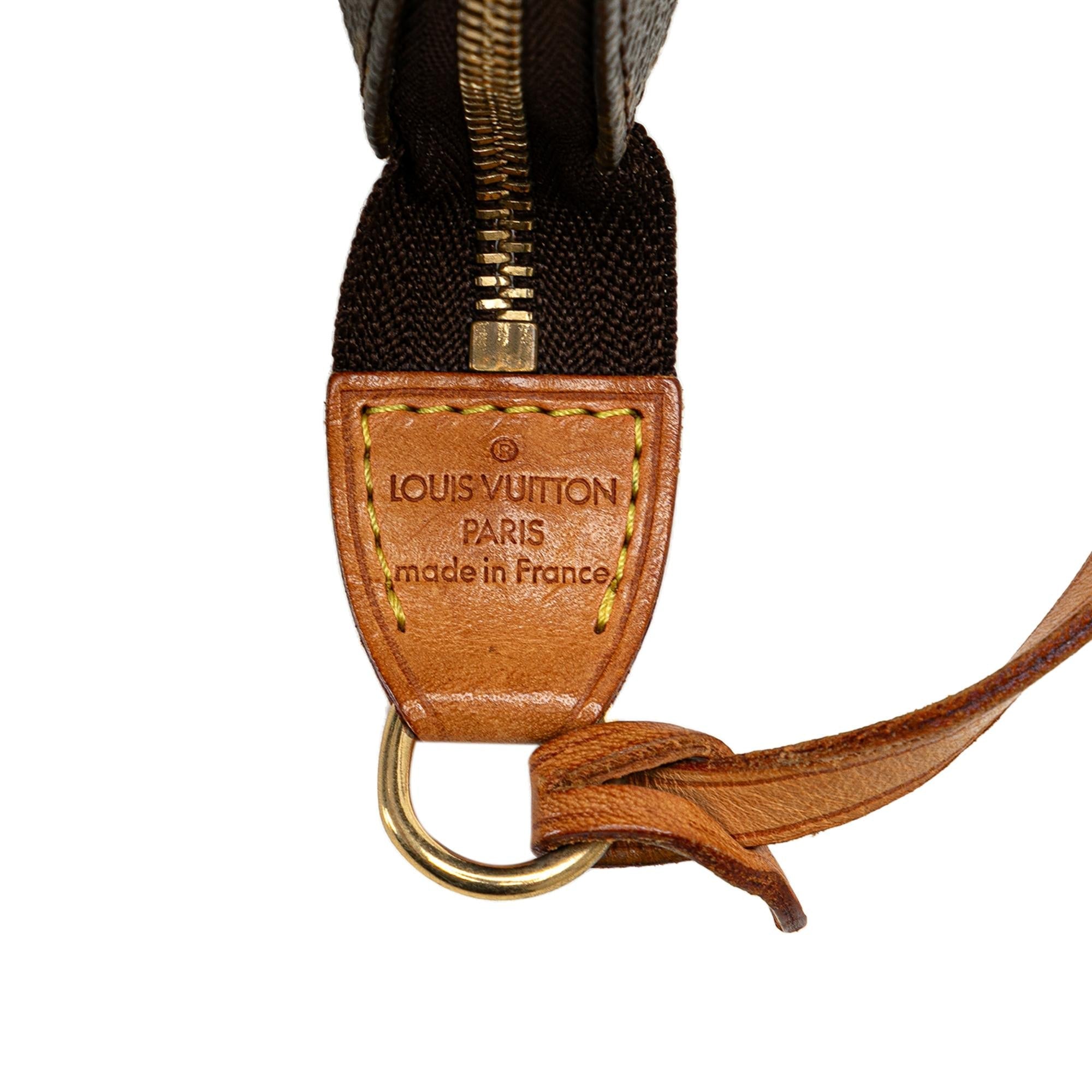 Louis Vuitton Monogram Pochette Accessoires (SHG-6zzg9S)