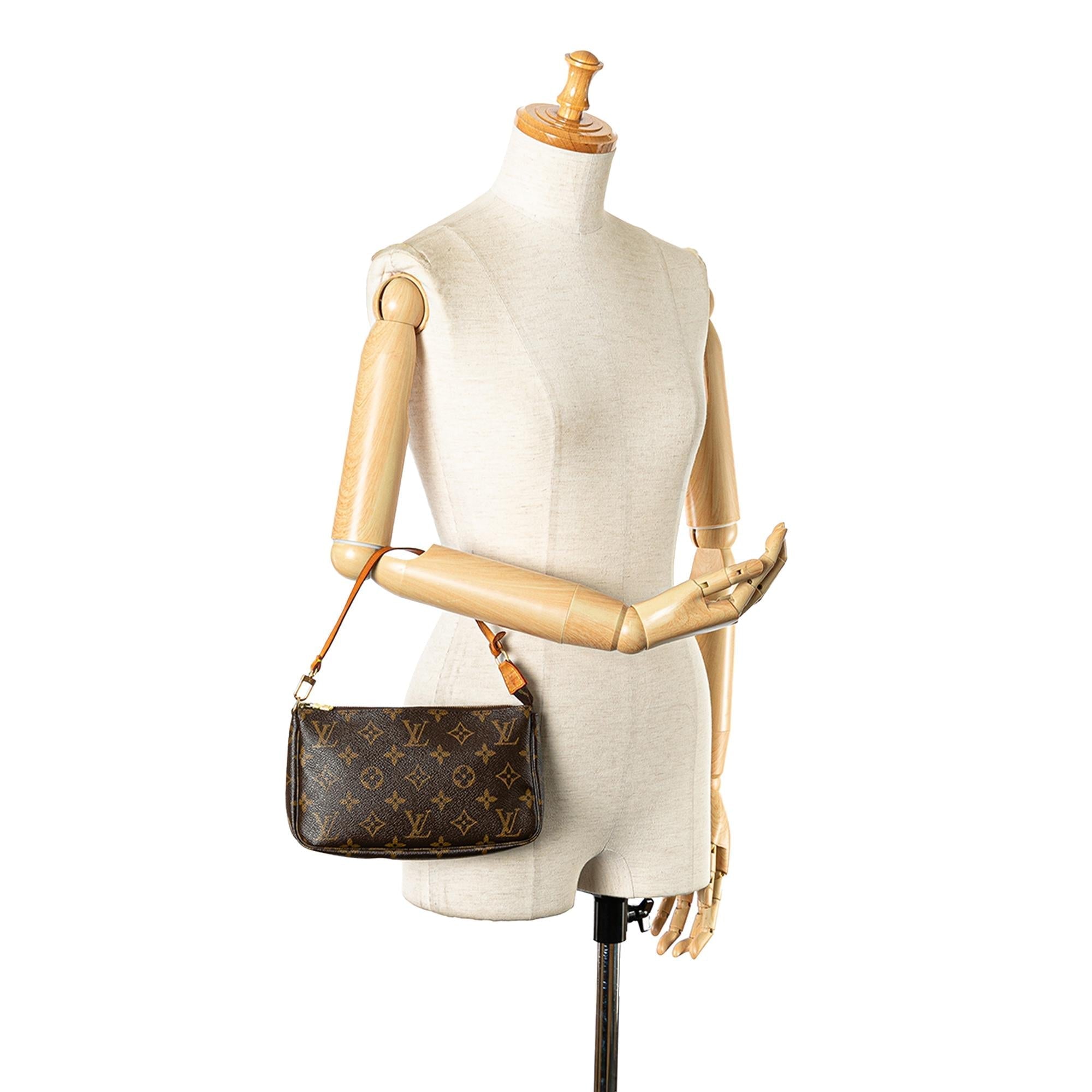Louis Vuitton Monogram Pochette Accessoires (SHG-6zzg9S)