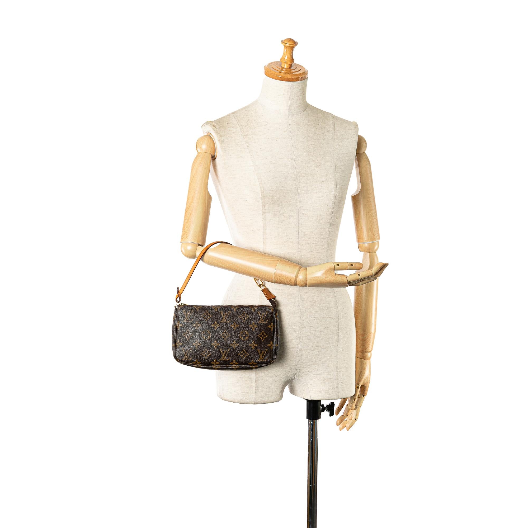 Louis Vuitton Monogram Pochette Accessoires (SHG-JzbfT7)