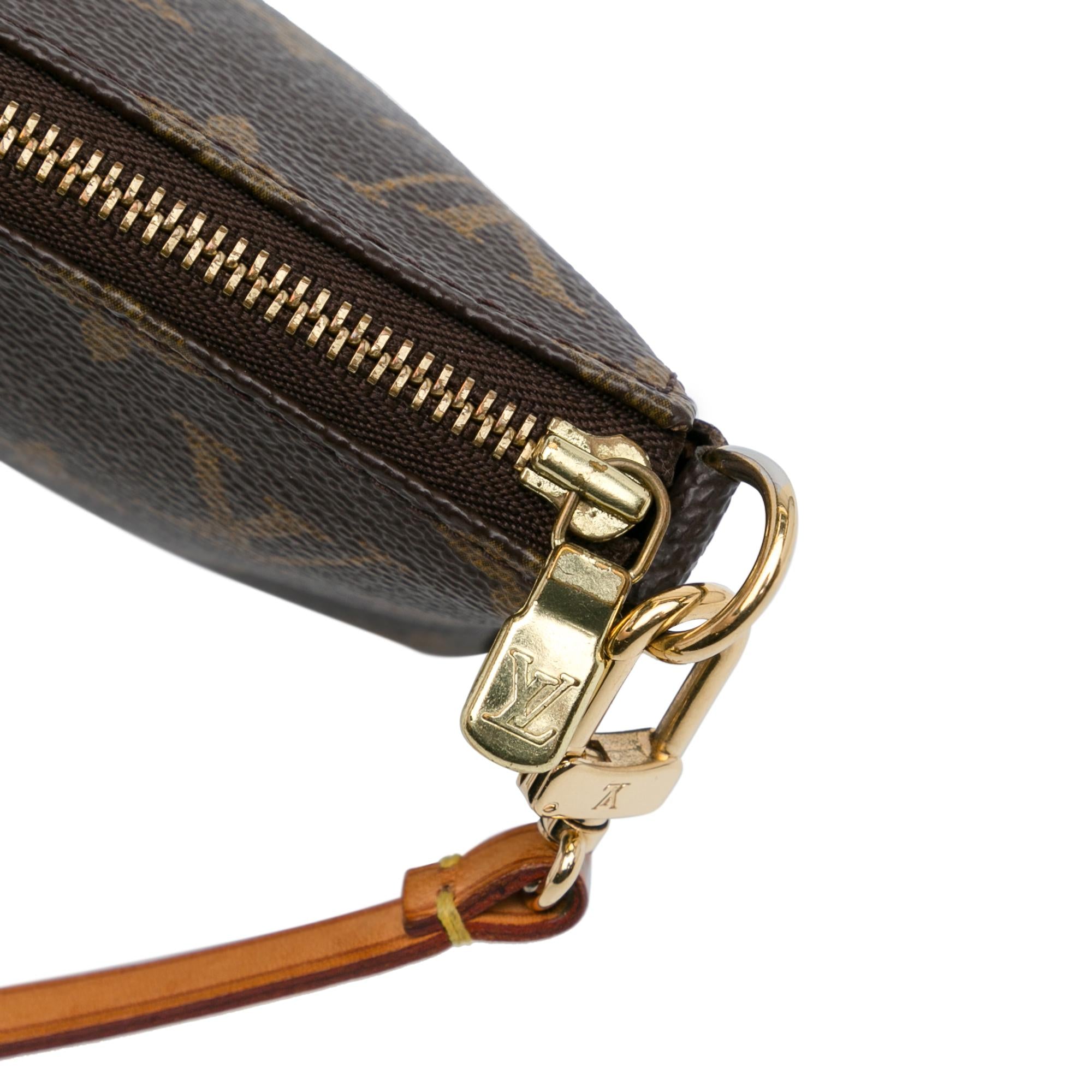 Louis Vuitton Monogram Pochette Accessoires (SHG-wYrsP3)