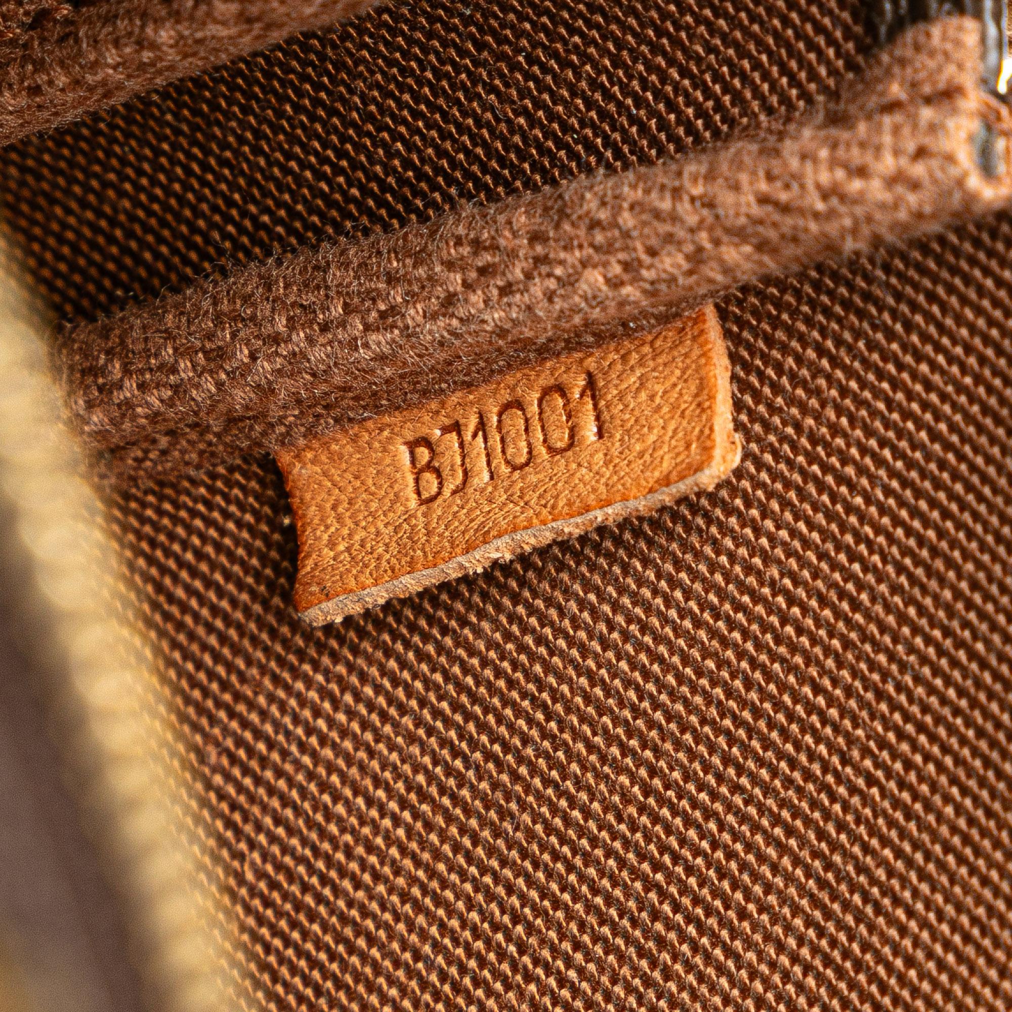 Louis Vuitton Monogram Pochette Accessoires (SHG-dJsVrK)