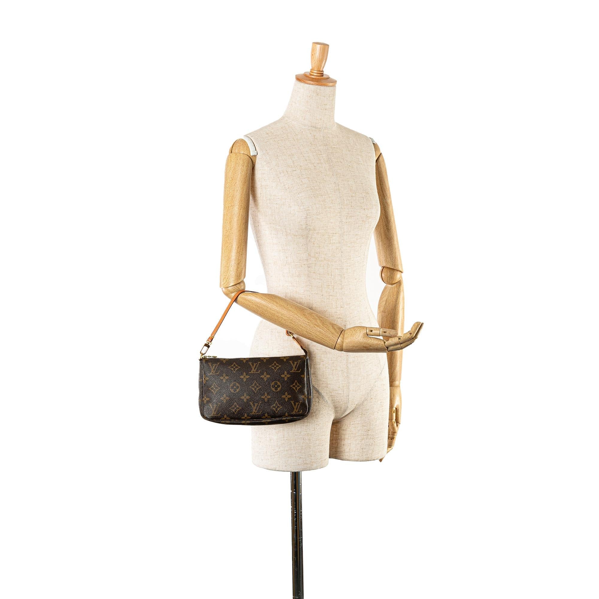 Louis Vuitton Monogram Pochette Accessoires (SHG-dJsVrK)