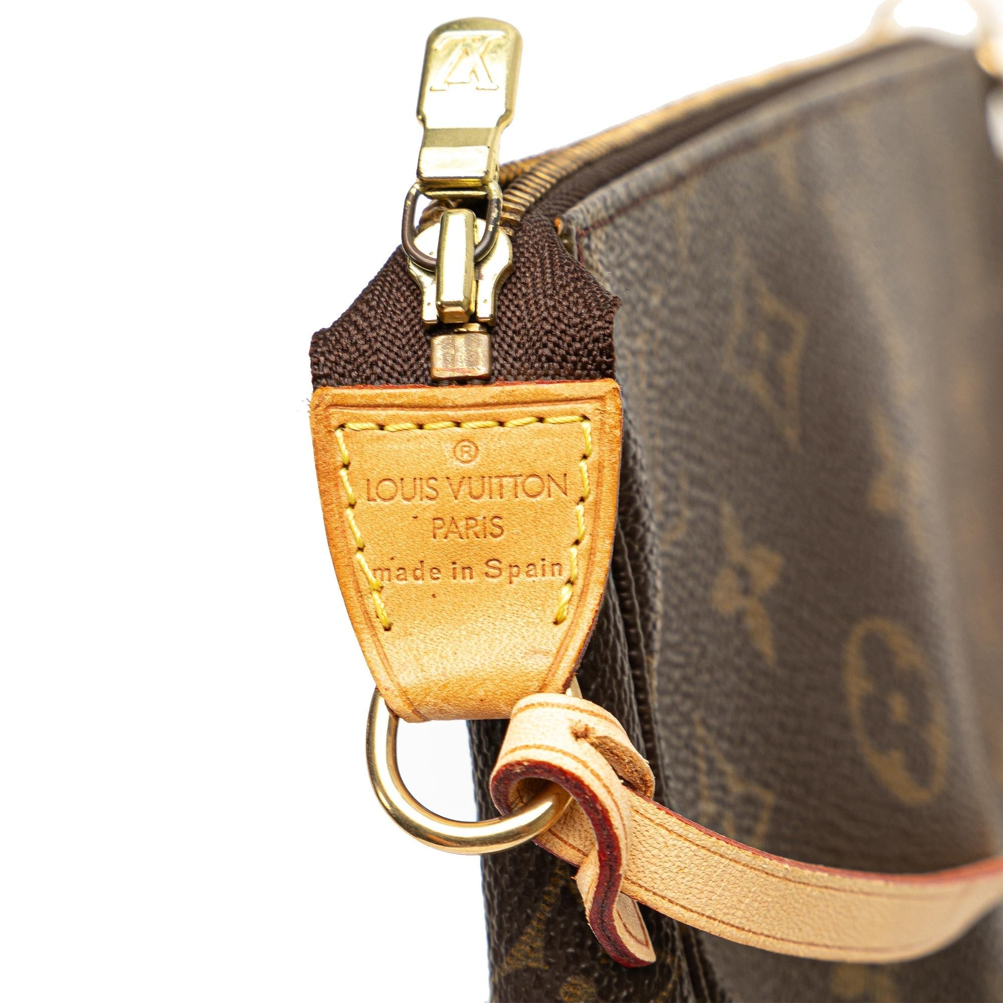 Louis Vuitton Monogram Pochette Accessoires (SHG-S6Y0Qu)