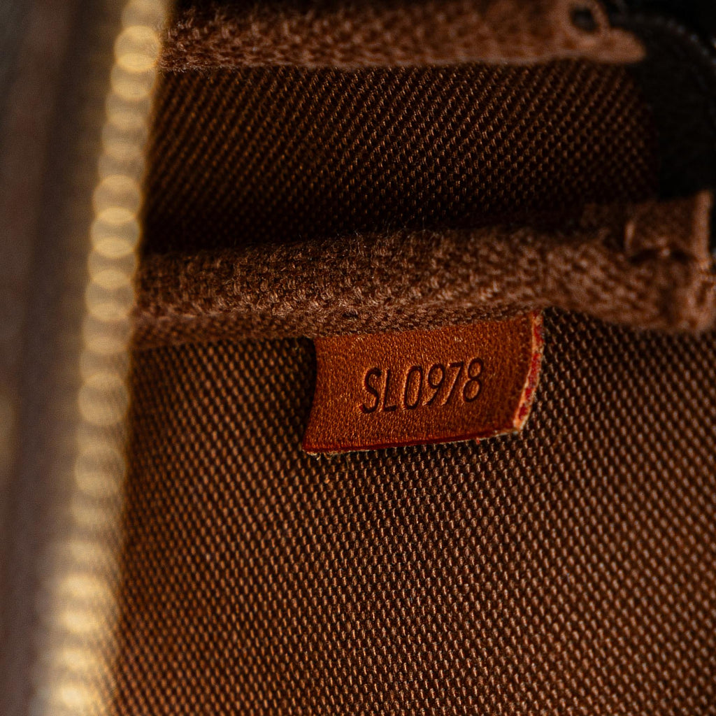 Louis Vuitton Monogram Pochette Accessoires (SHG-e3hc5M)