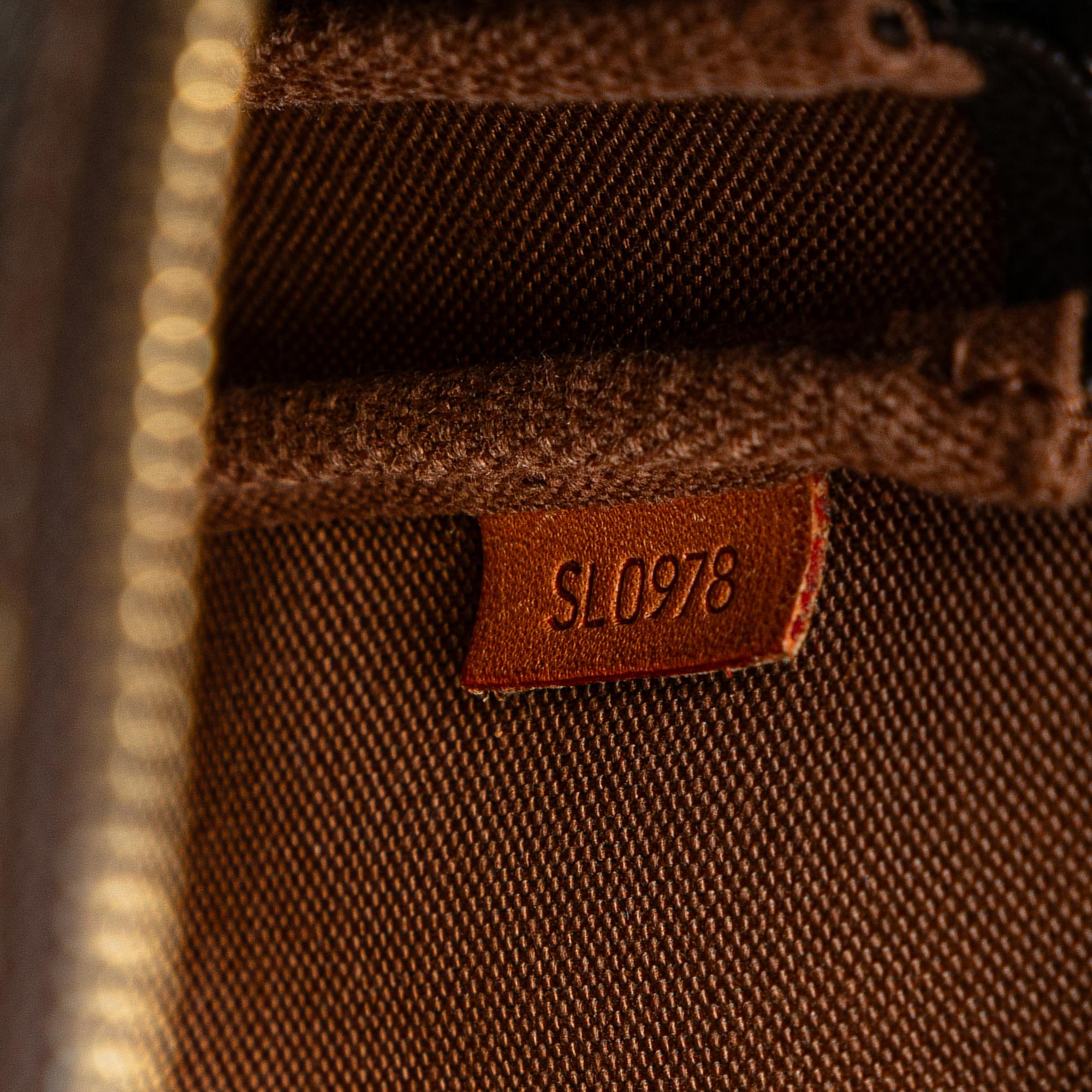 Louis Vuitton Monogram Pochette Accessoires (SHG-e3hc5M)