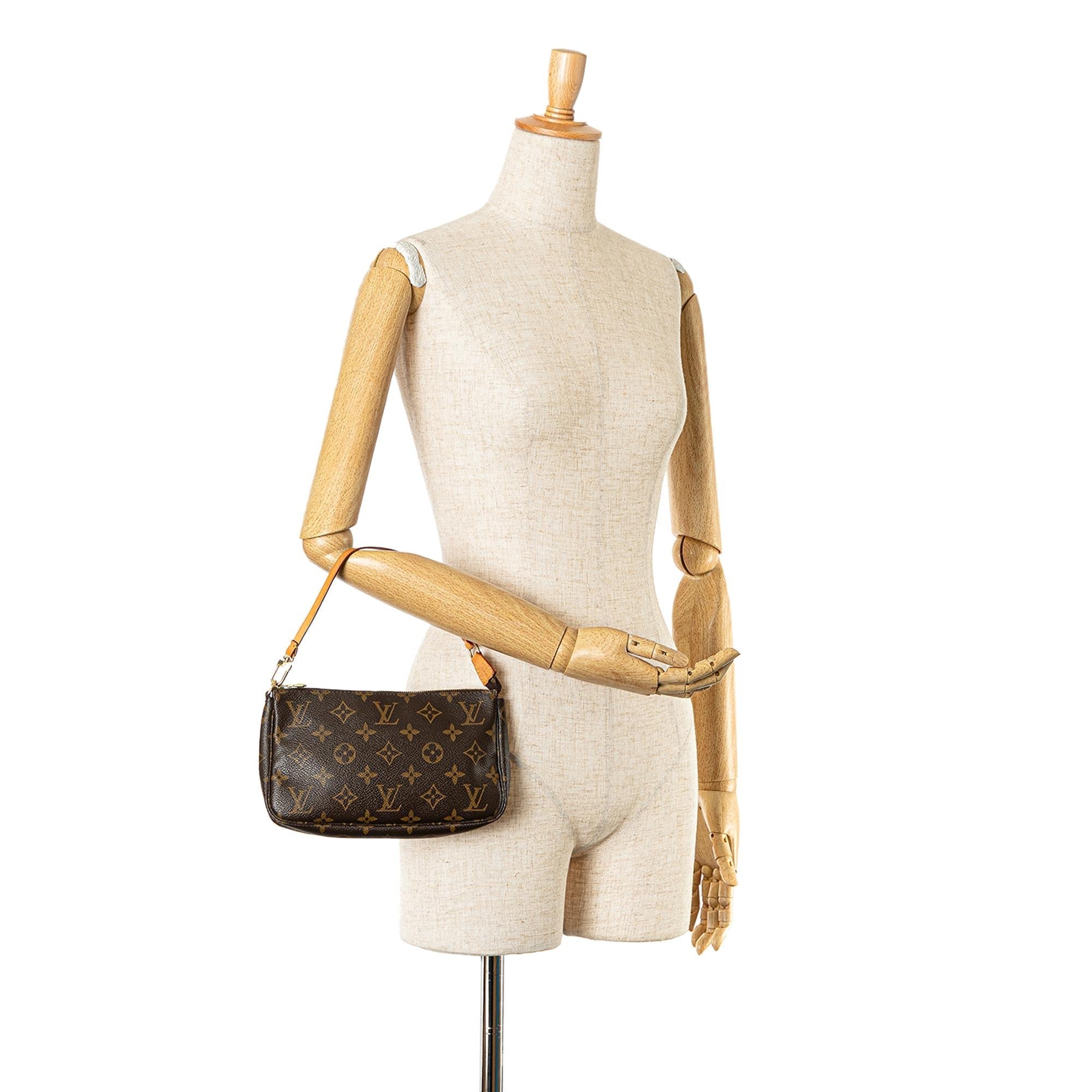 Louis Vuitton Monogram Pochette Accessoires (SHG-xrRHai)