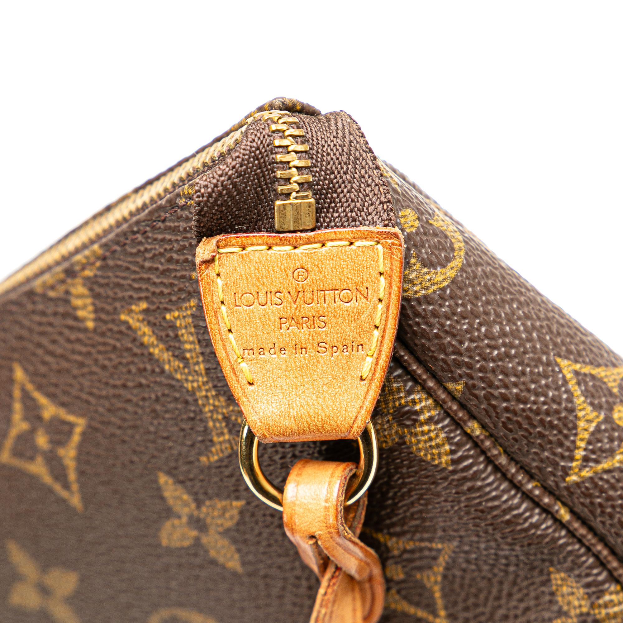 Louis Vuitton Monogram Pochette Accessoires (SHG-iAyL1i)