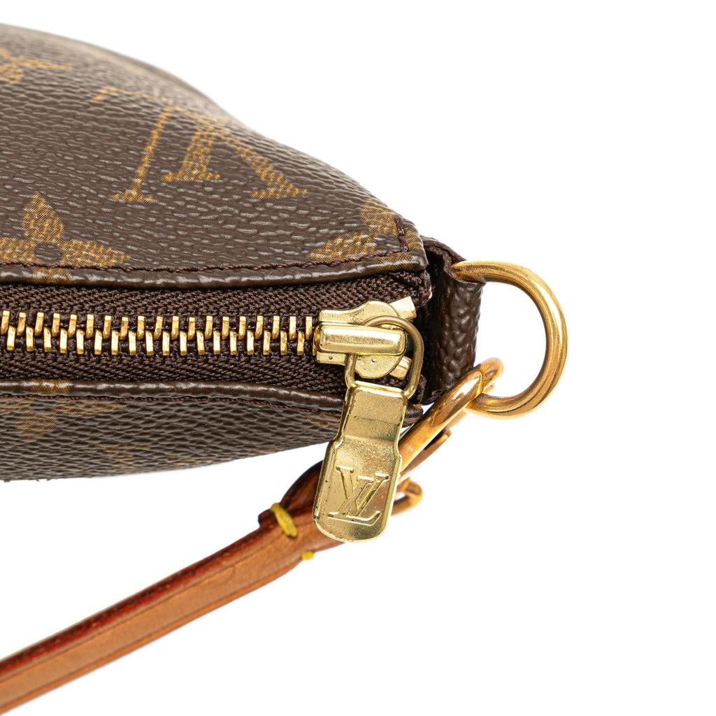Louis Vuitton Monogram Pochette Accessoires (SHG-NQSpWl)