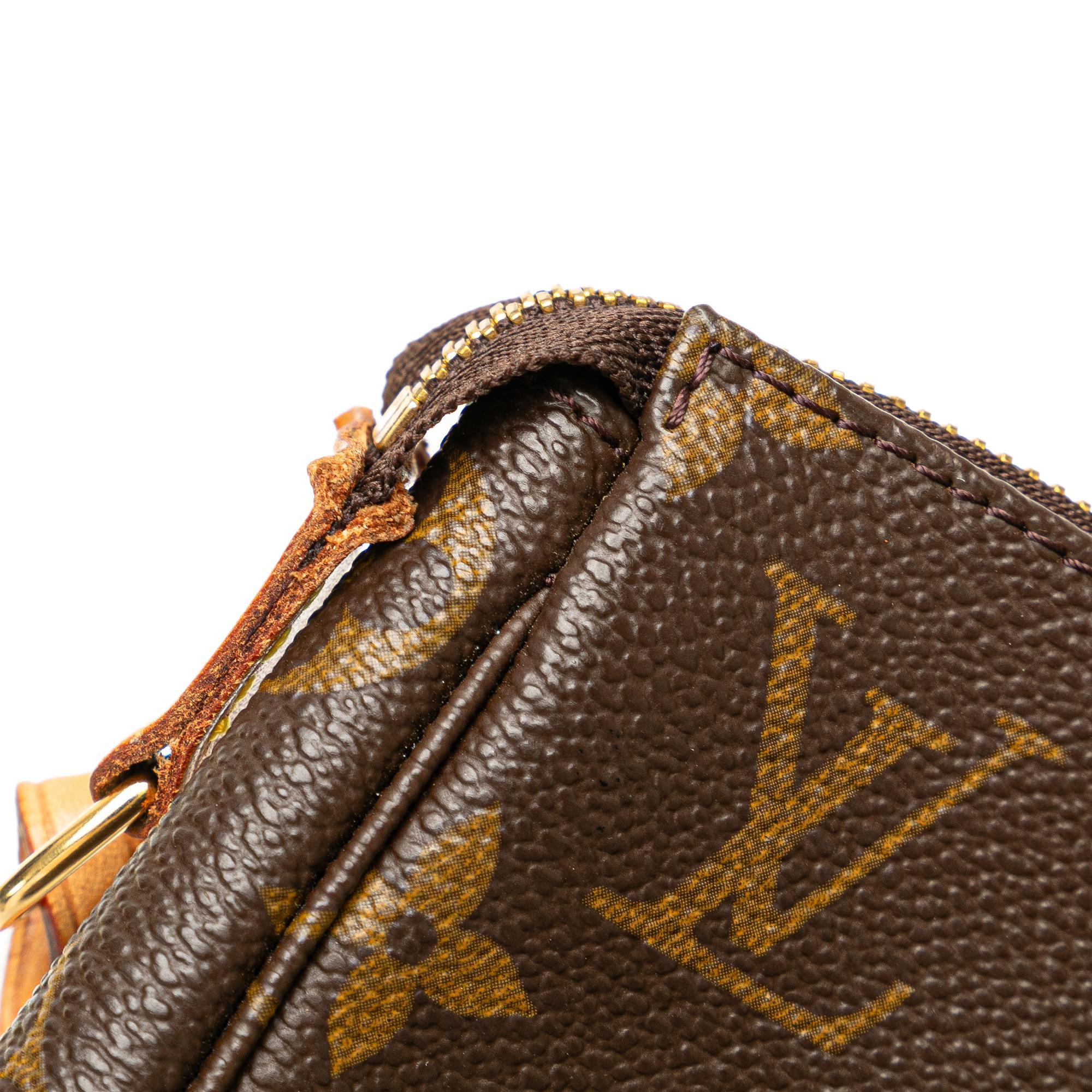 Louis Vuitton Monogram Pochette Accessoires (SHG-NQSpWl)