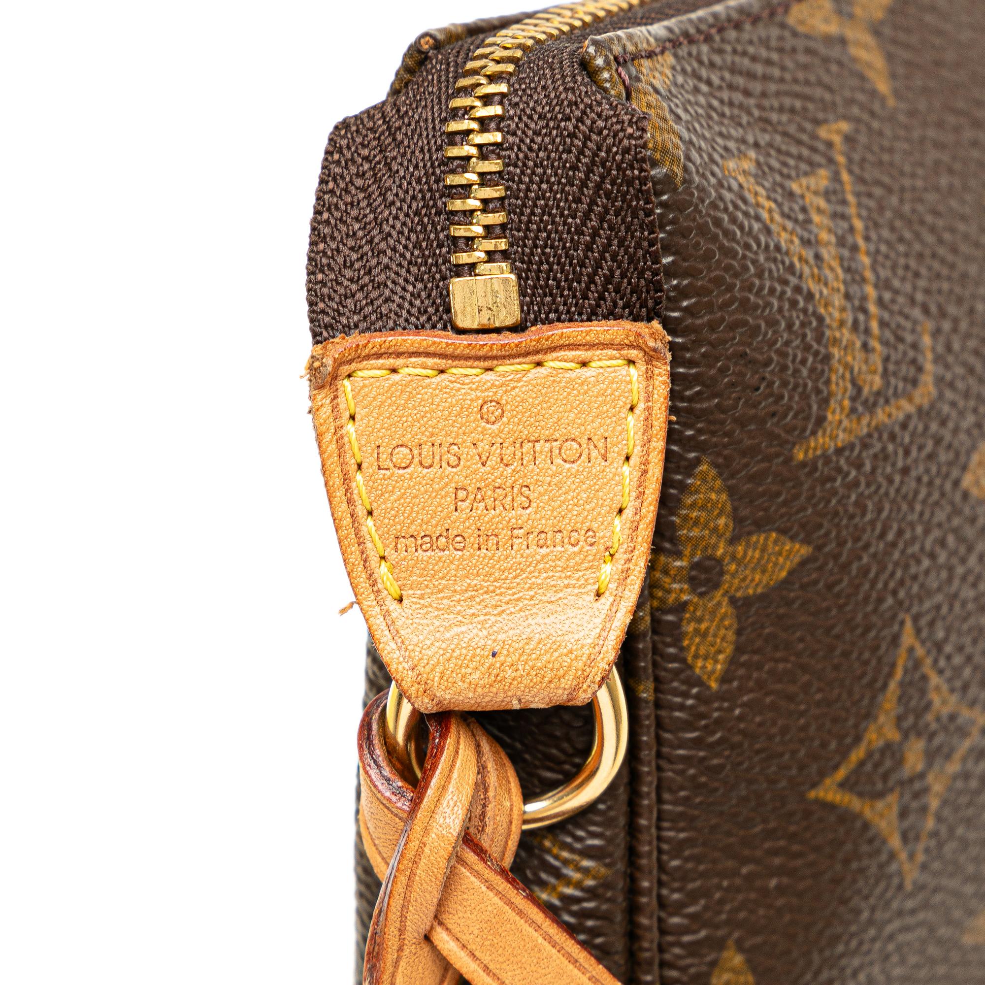Louis Vuitton Monogram Pochette Accessoires (SHG-NQSpWl)