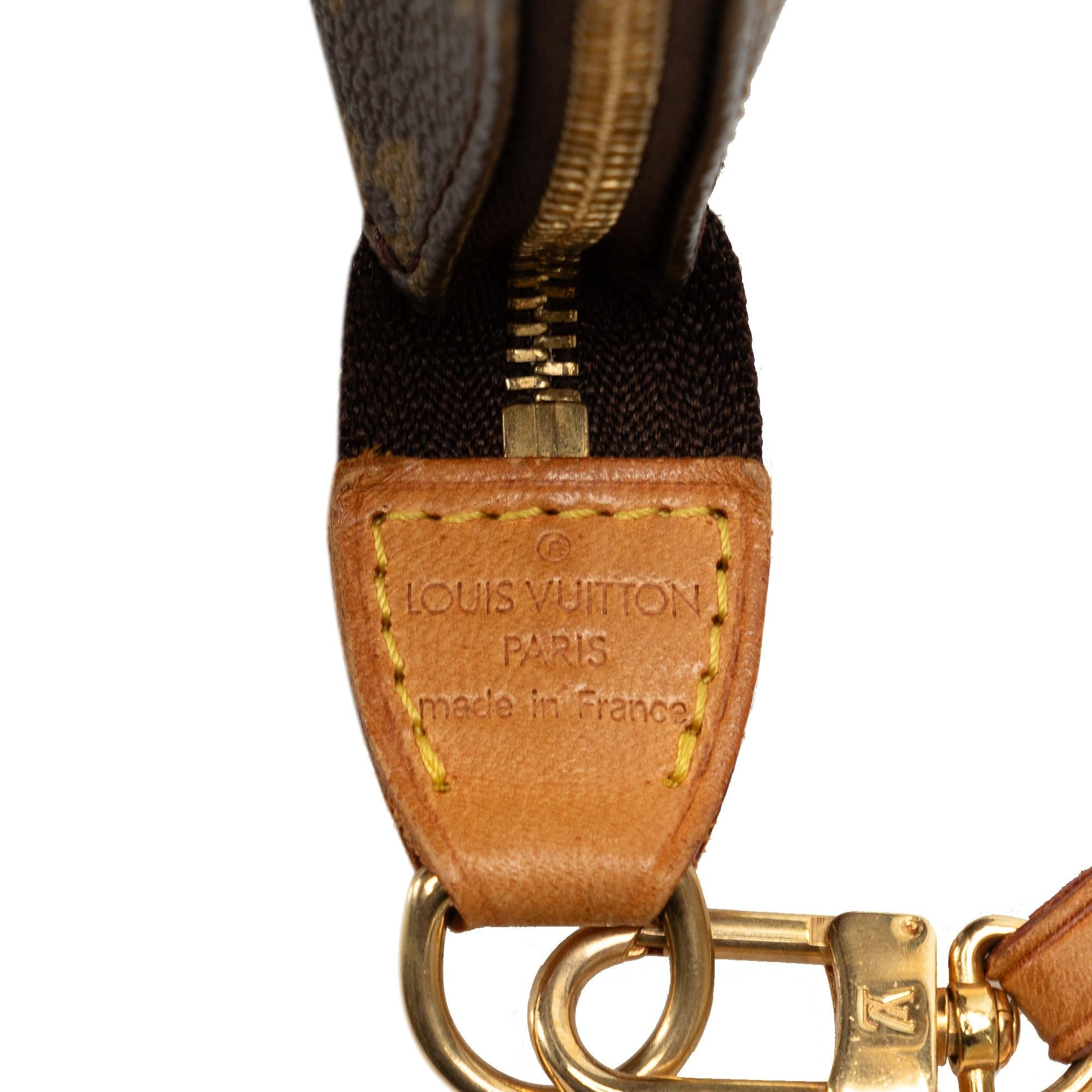 Louis Vuitton Monogram Pochette Accessoires (SHG-MFfD6a)