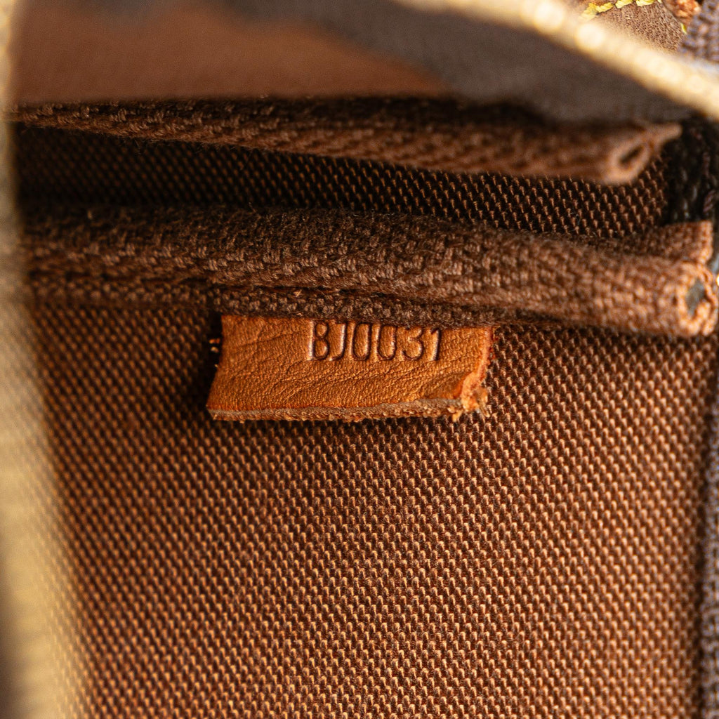 Louis Vuitton Monogram Pochette Accessoires (SHG-C6Azf7)