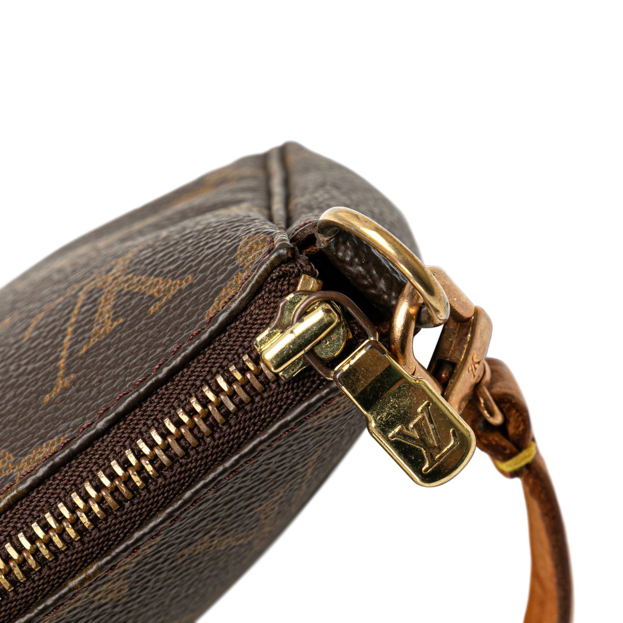 Louis Vuitton Monogram Pochette Accessoires (SHG-C6Azf7)