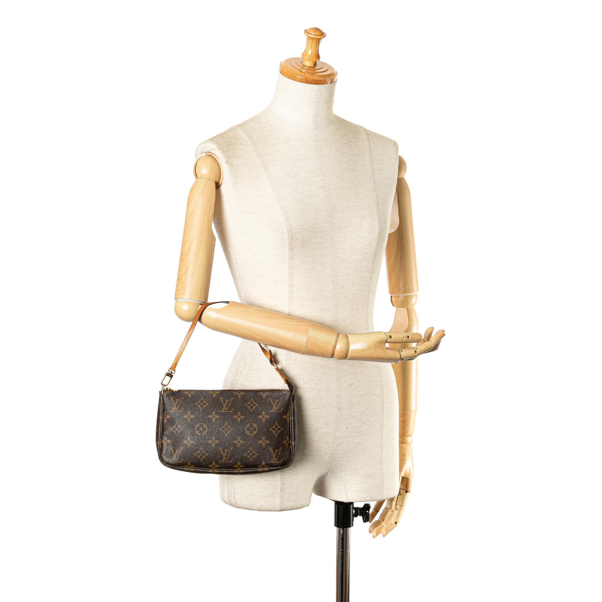 Louis Vuitton Monogram Pochette Accessoires (SHG-C6Azf7)