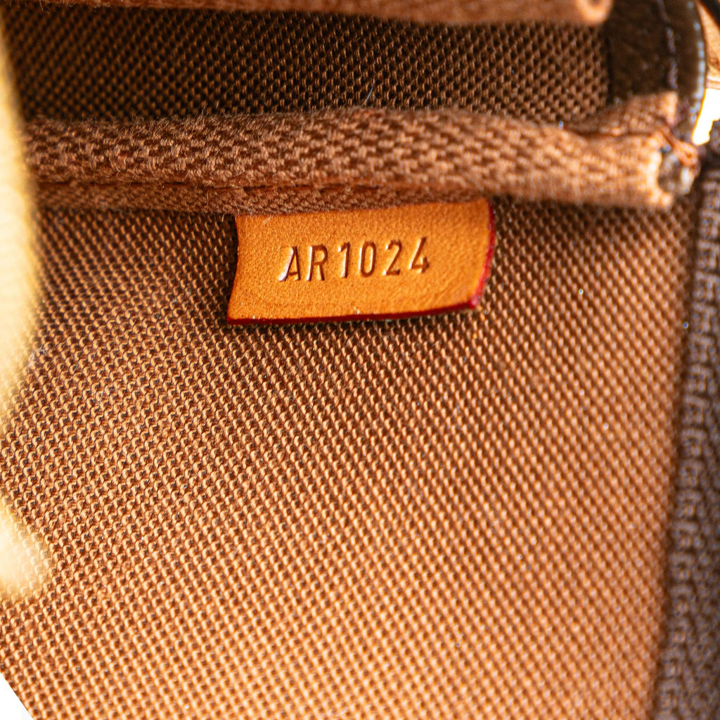 Louis Vuitton Monogram Pochette Accessoires (SHG-kd372N)