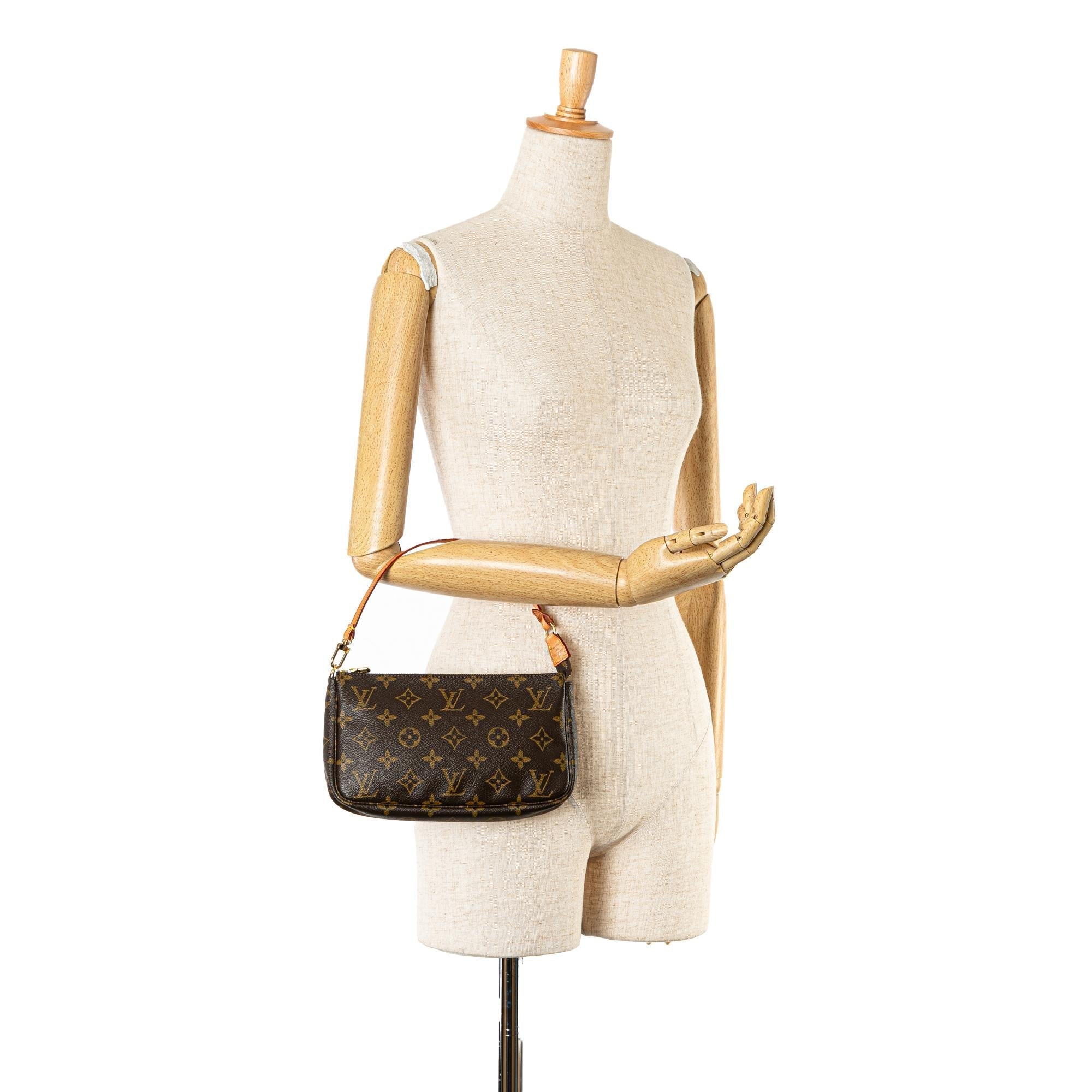 Louis Vuitton Monogram Pochette Accessoires (SHG-wpHXH5)
