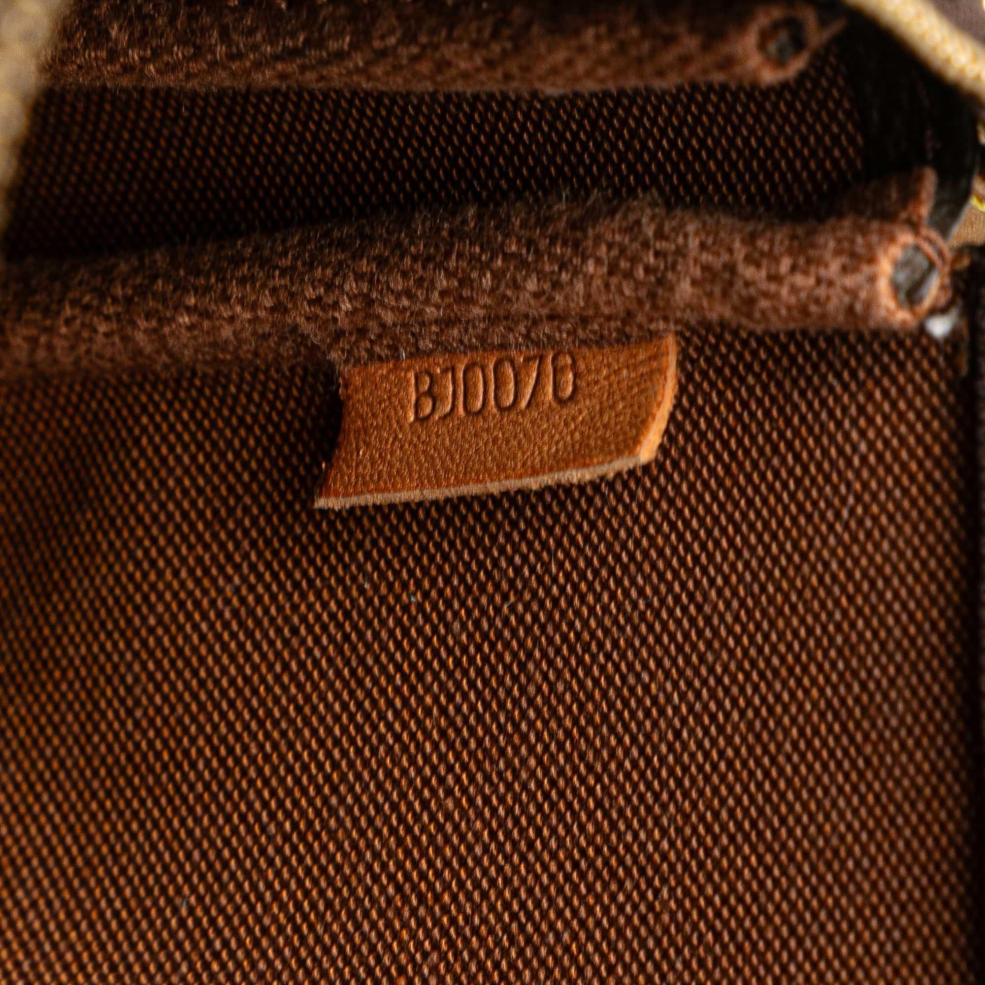 Louis Vuitton Monogram Pochette Accessoires (SHG-G473xk)