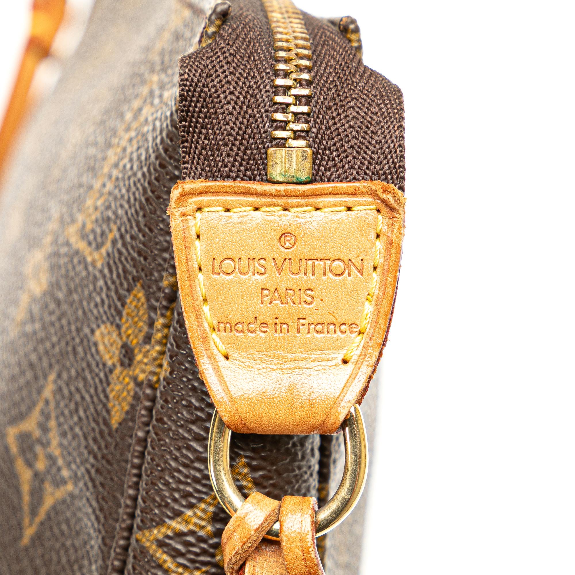 Louis Vuitton Monogram Pochette Accessoires (SHG-YIrzOd)