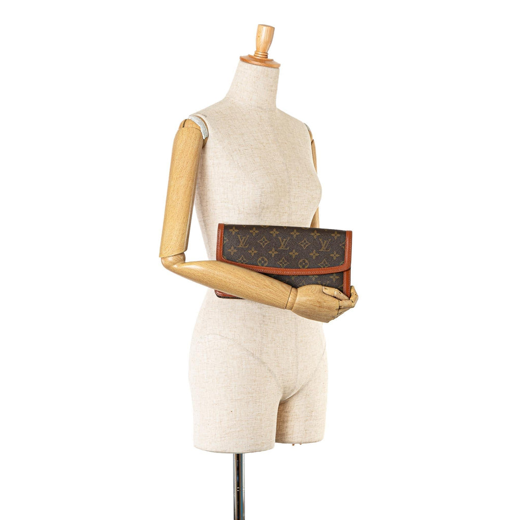 Louis Vuitton Monogram Pochette Dame PM (SHG-Oc1M1a)