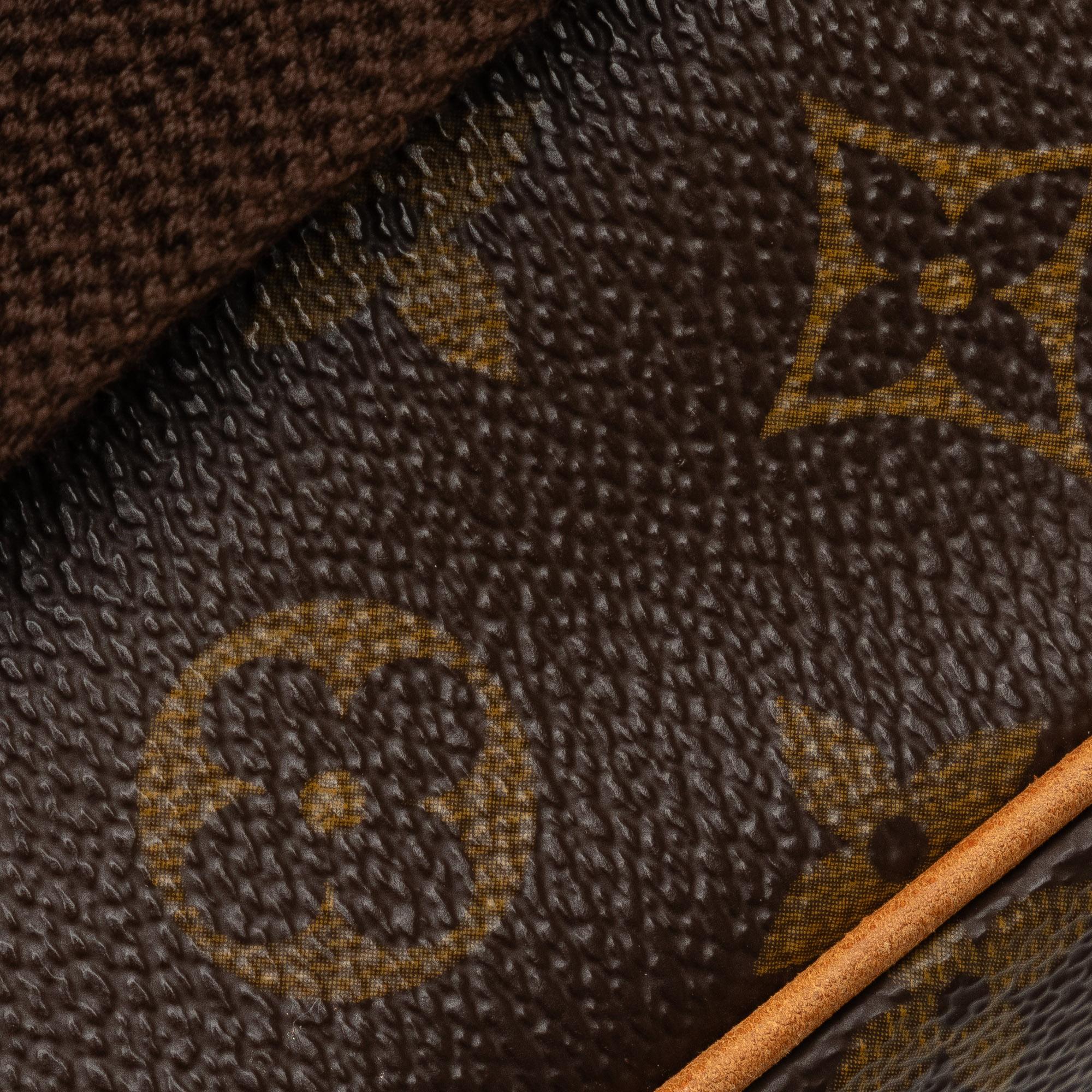 Louis Vuitton Monogram Pochette Gange (SHG-mzNu6y)
