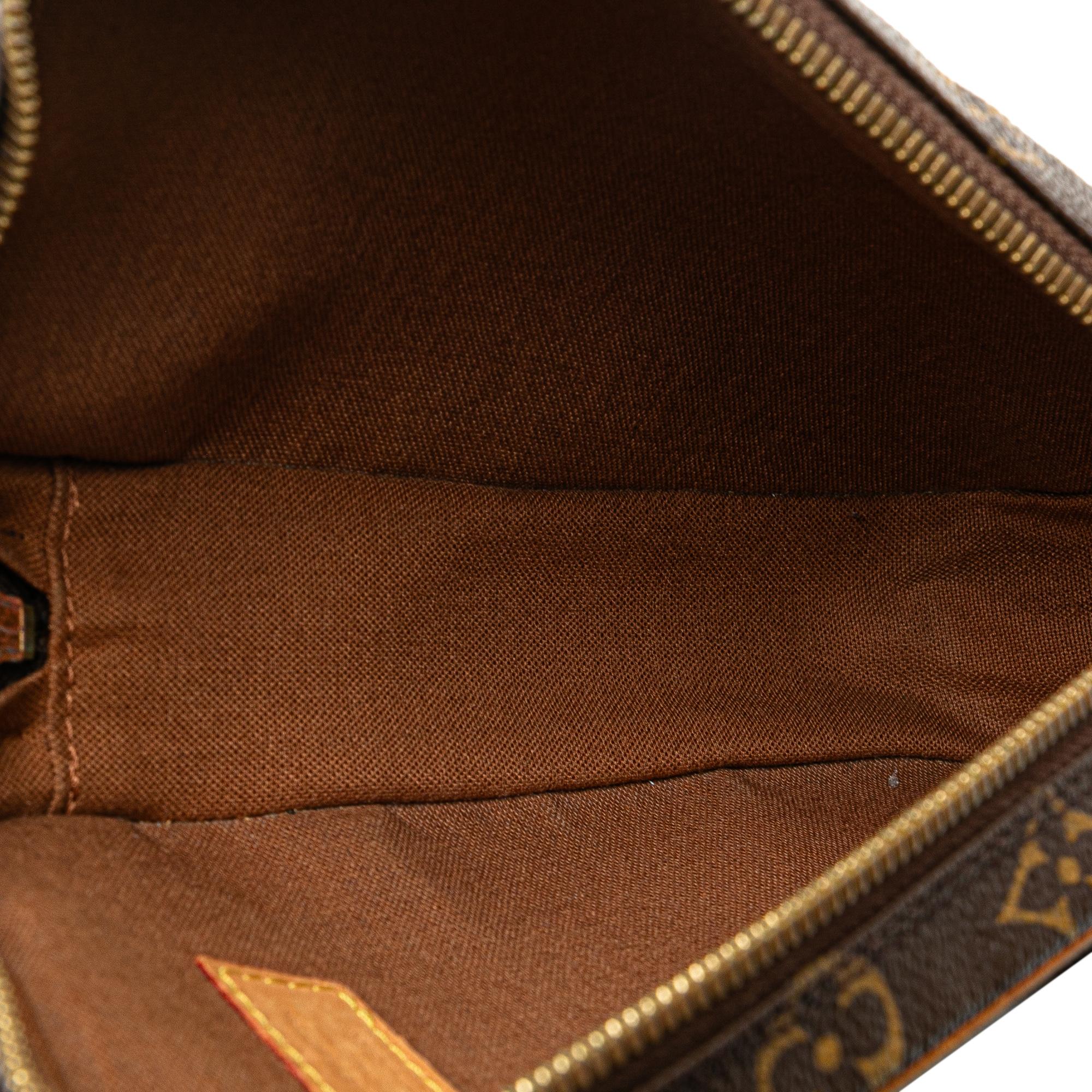 Louis Vuitton Monogram Pochette Gange (SHG-U2pE3R)