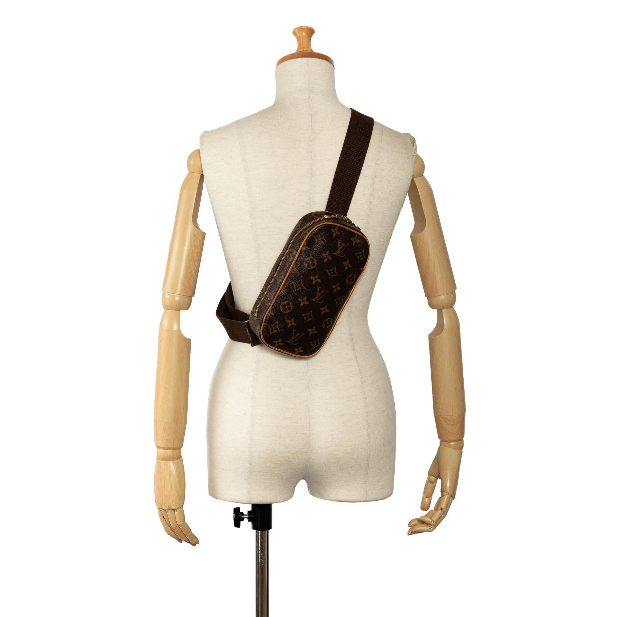 Louis Vuitton Monogram Pochette Gange (SHG-eHLuVN)