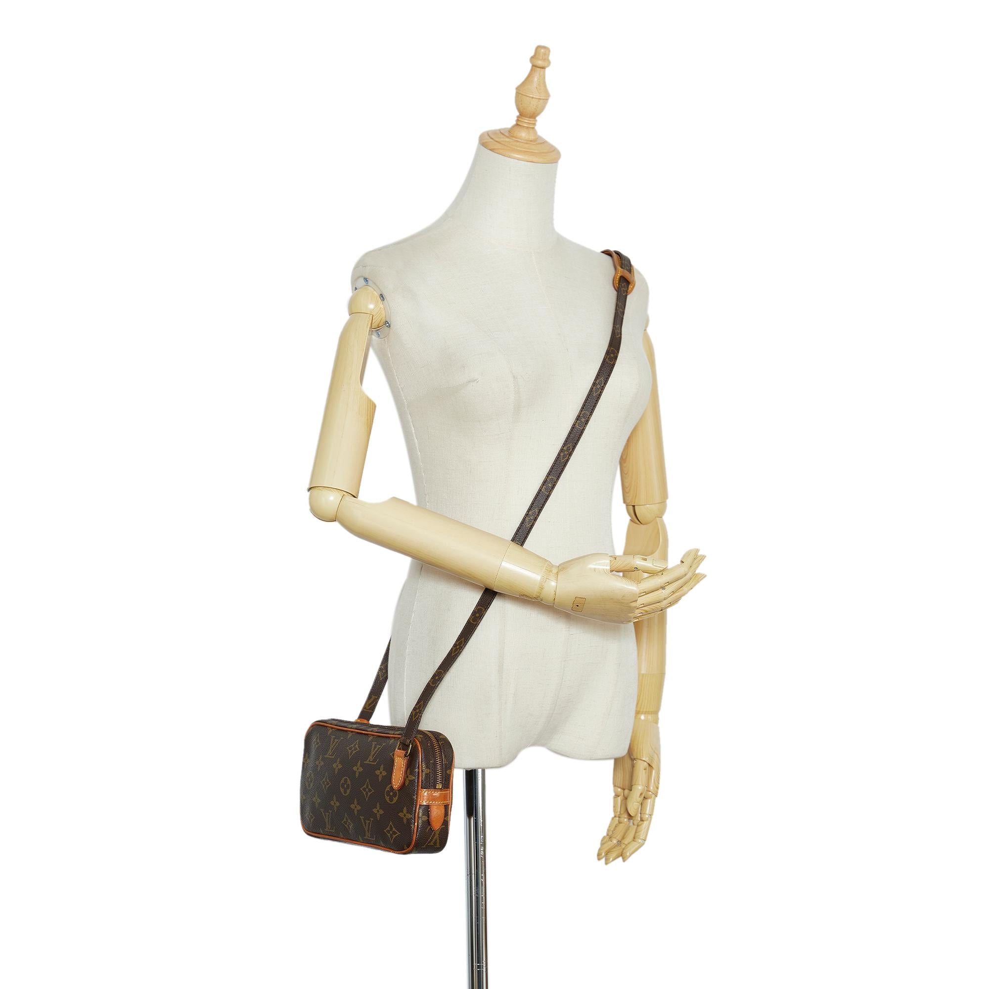 Louis Vuitton Monogram Pochette Marley Bandouliere (SHG-TH0ssV)