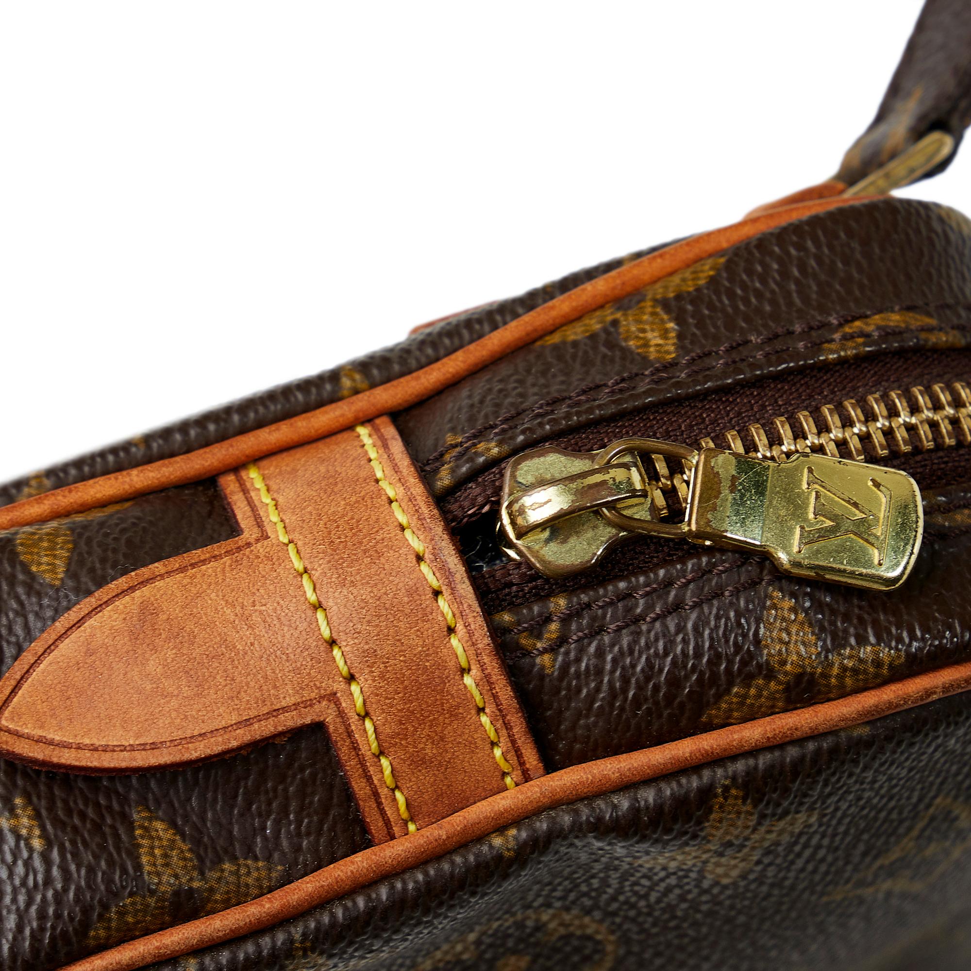 Louis Vuitton Monogram Pochette Marly Bandouliere (SHG-Q1HIos)