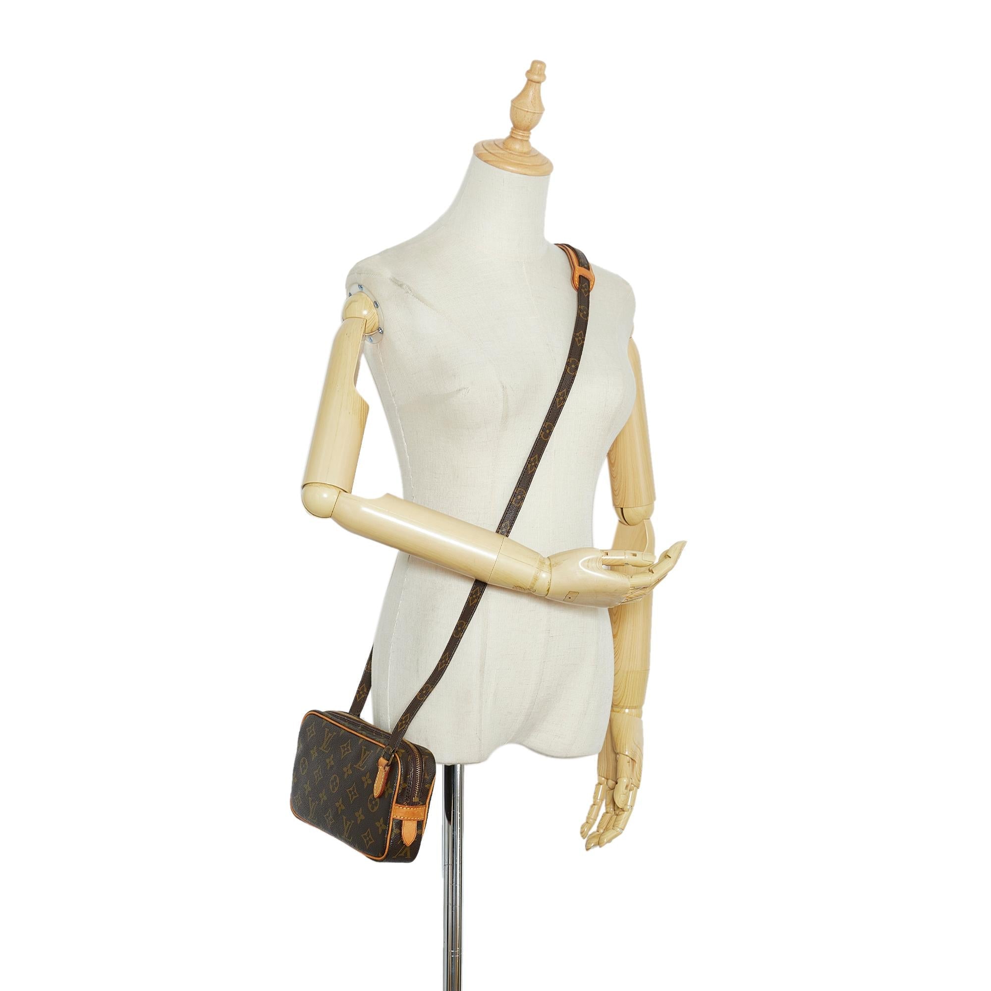 Louis Vuitton Monogram Pochette Marly Bandouliere (SHG-zkEFpR)