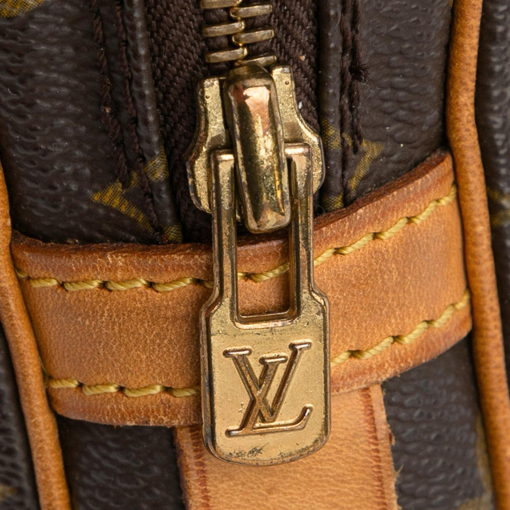 Louis Vuitton Monogram Pochette Marly Bandouliere (SHG-FWq3Sr)