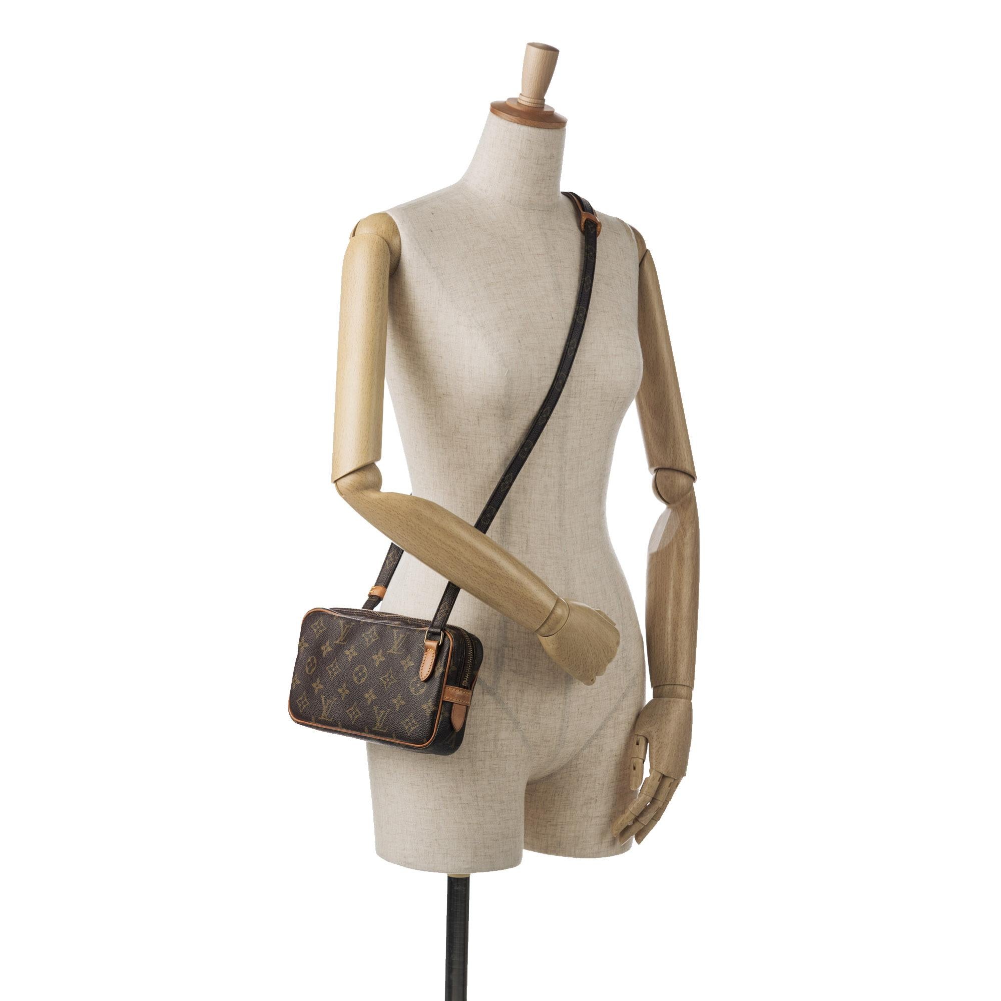 Louis Vuitton Monogram Pochette Marly Bandouliere (SHG-FWq3Sr)